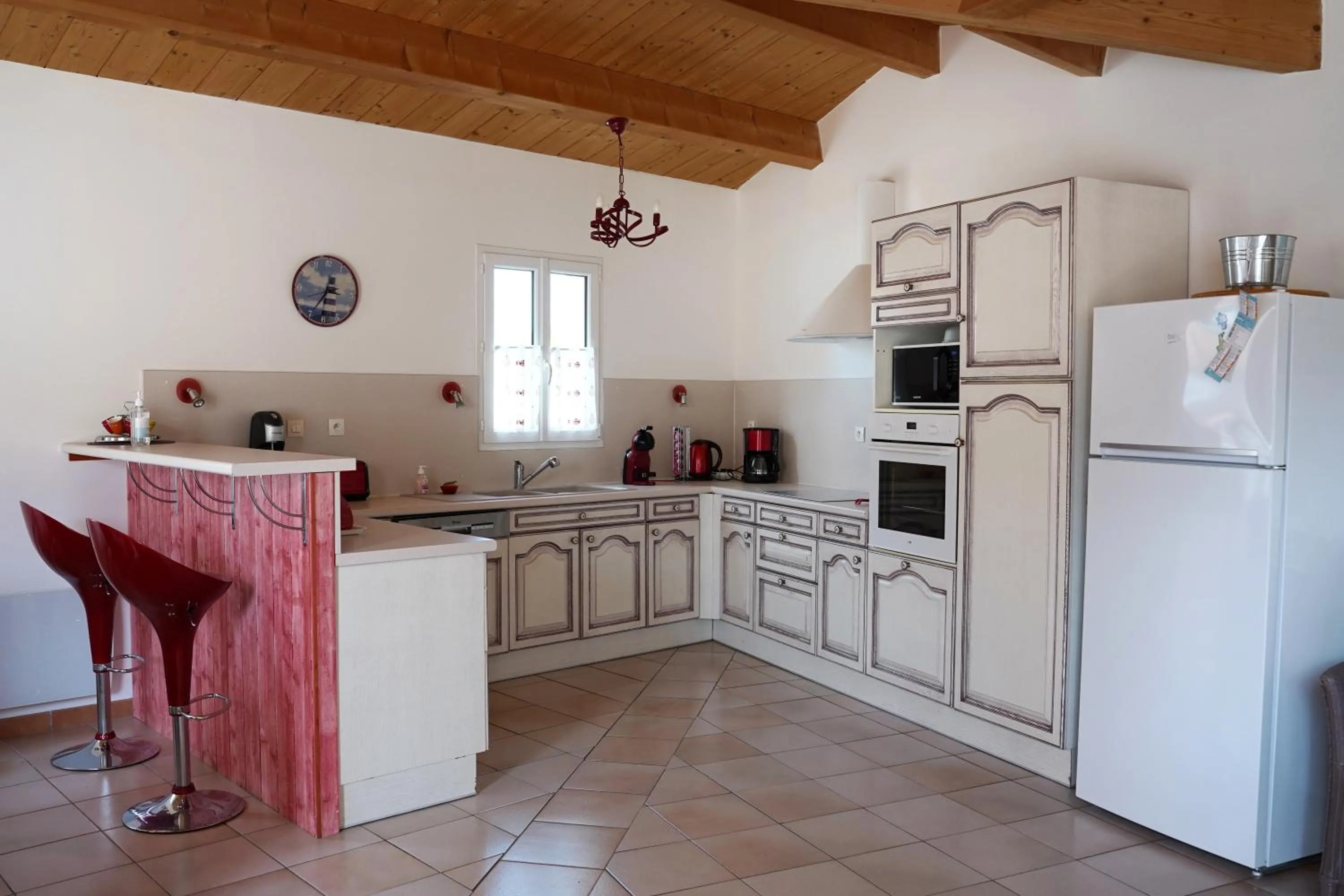 Coffee/tea facilities in Le Figuier