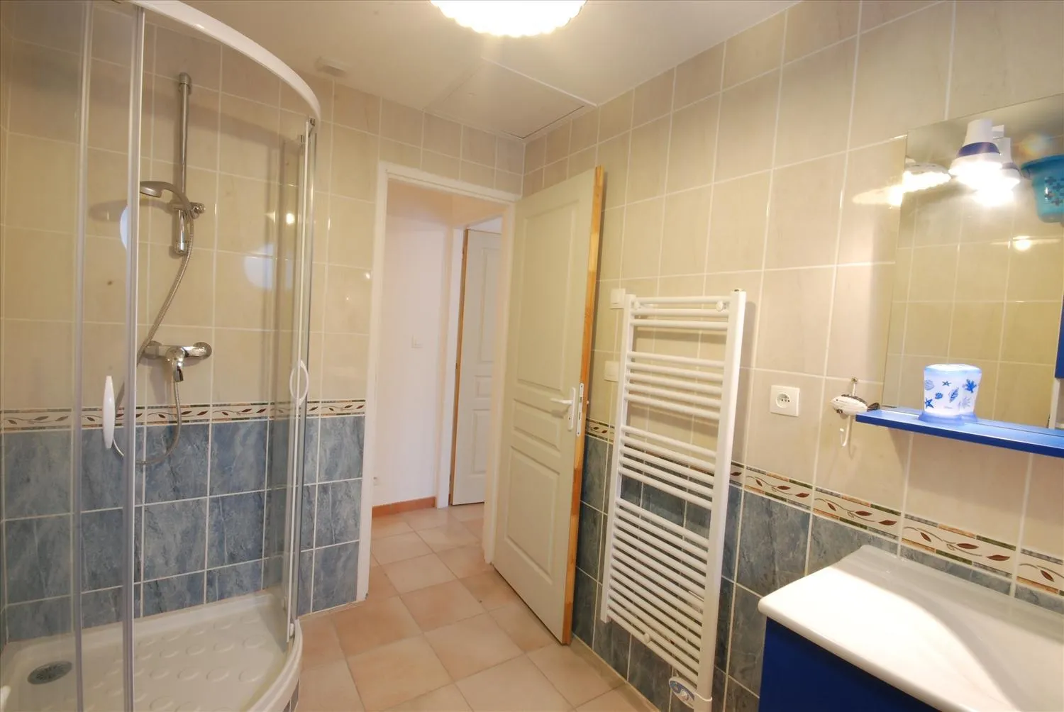 Shower in Le Figuier
