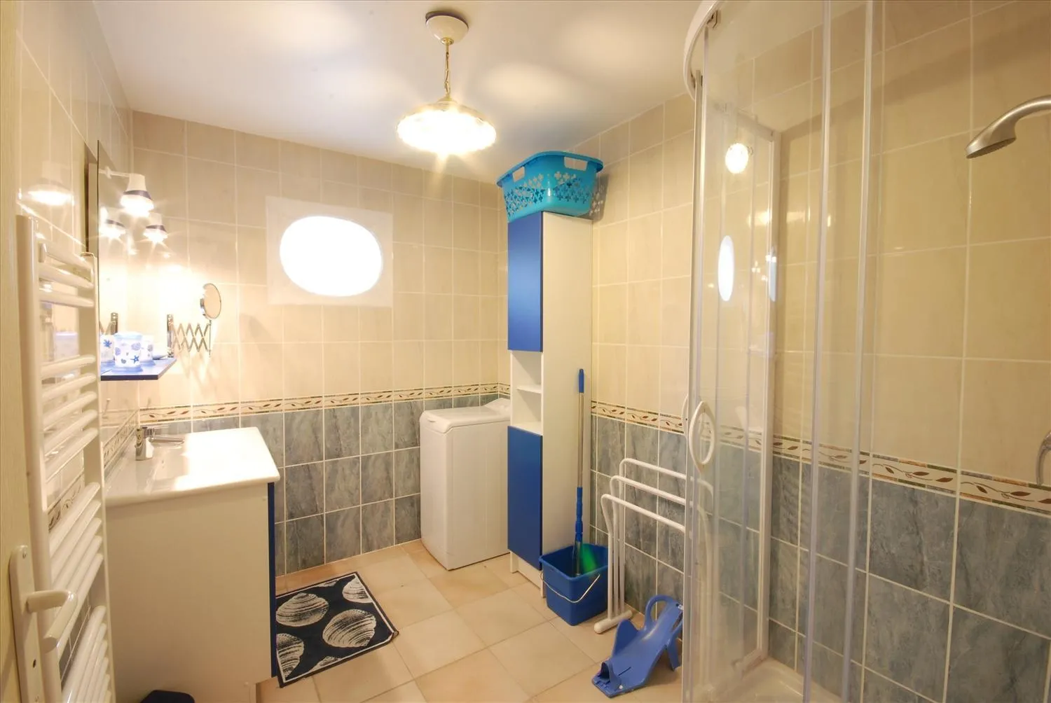 Shower in Le Figuier