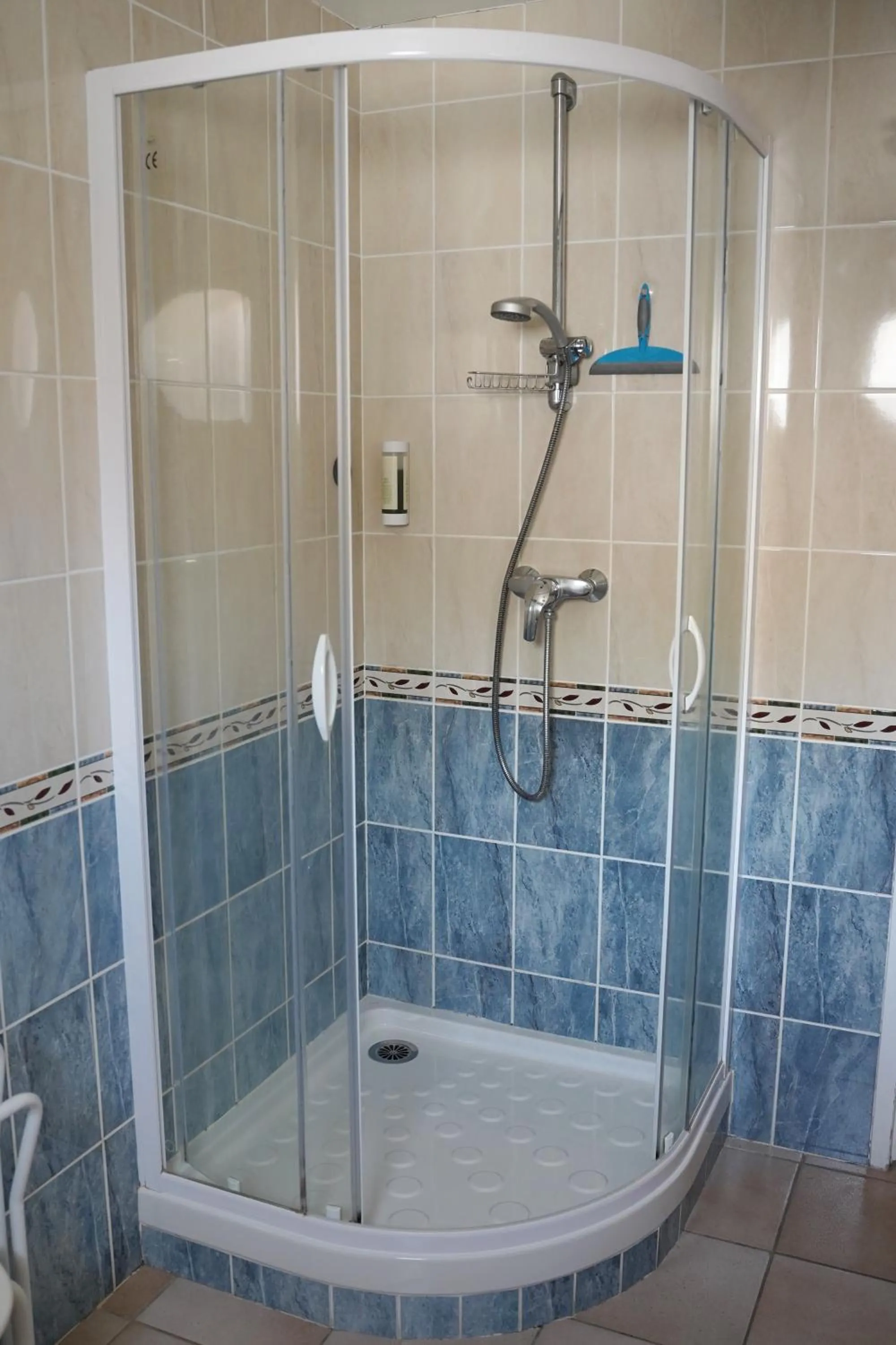 Shower in Le Figuier
