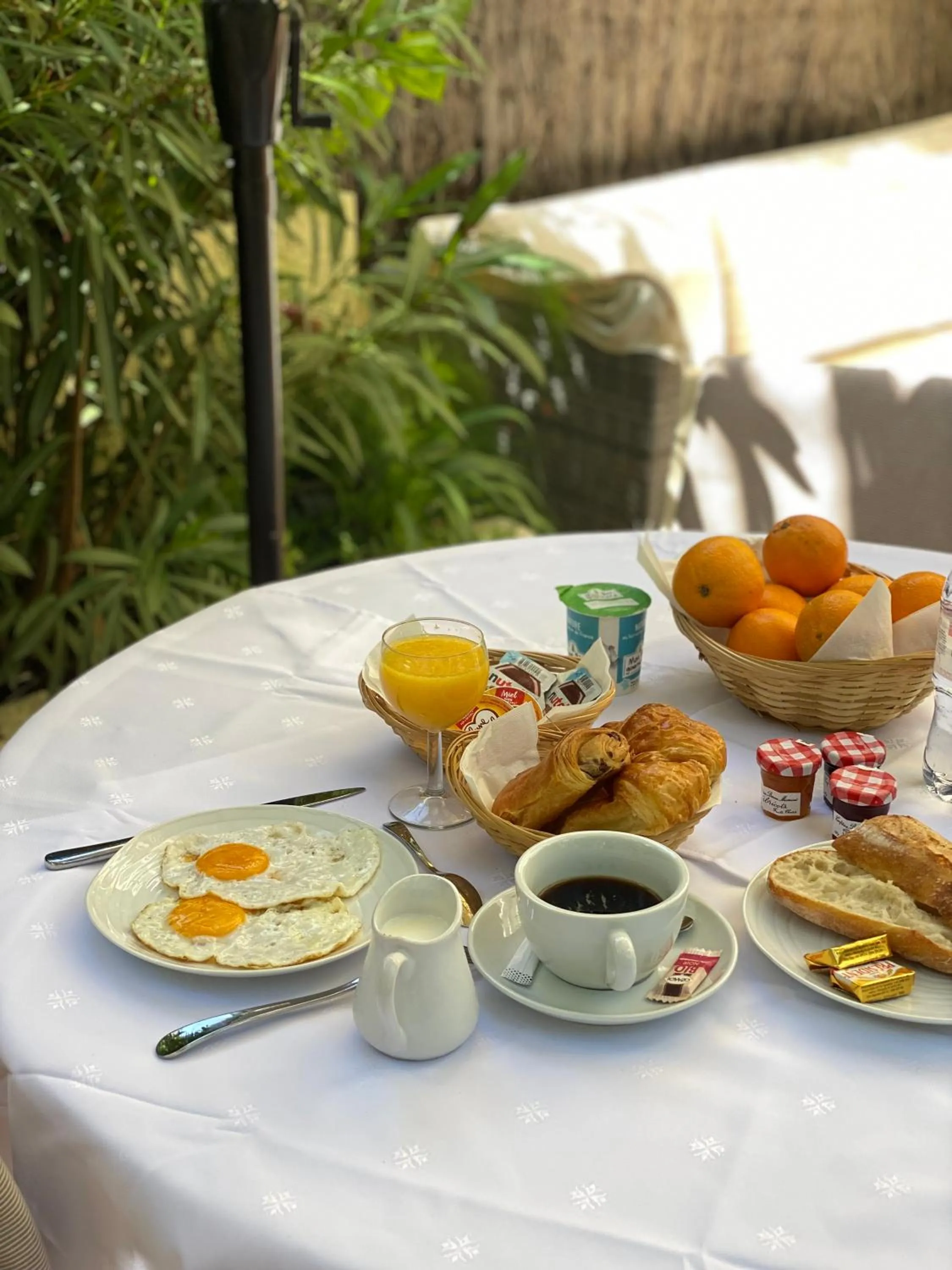 Breakfast in Hôtel Jardin Croisette