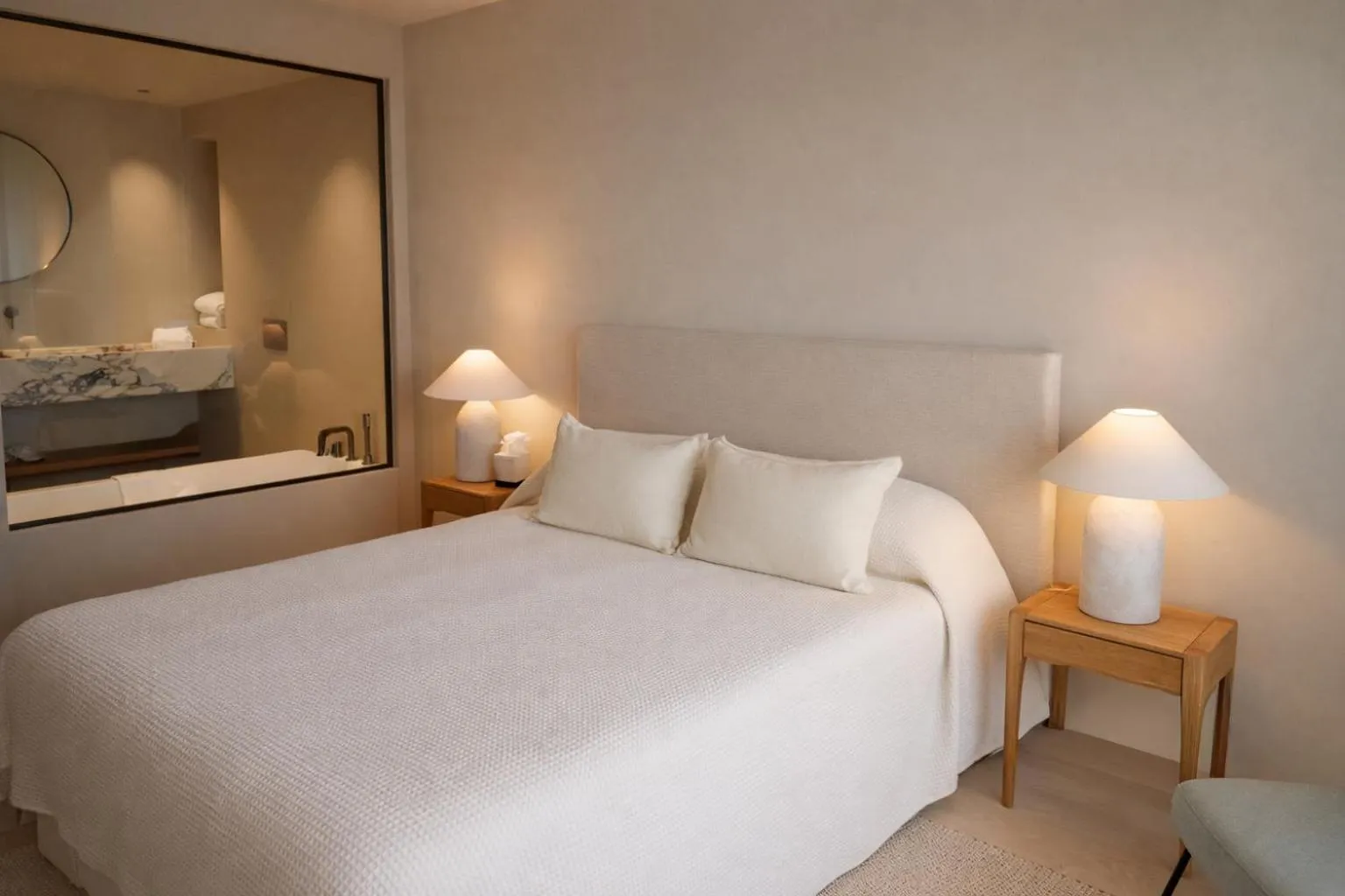 Bed in Hôtel Le Versailles