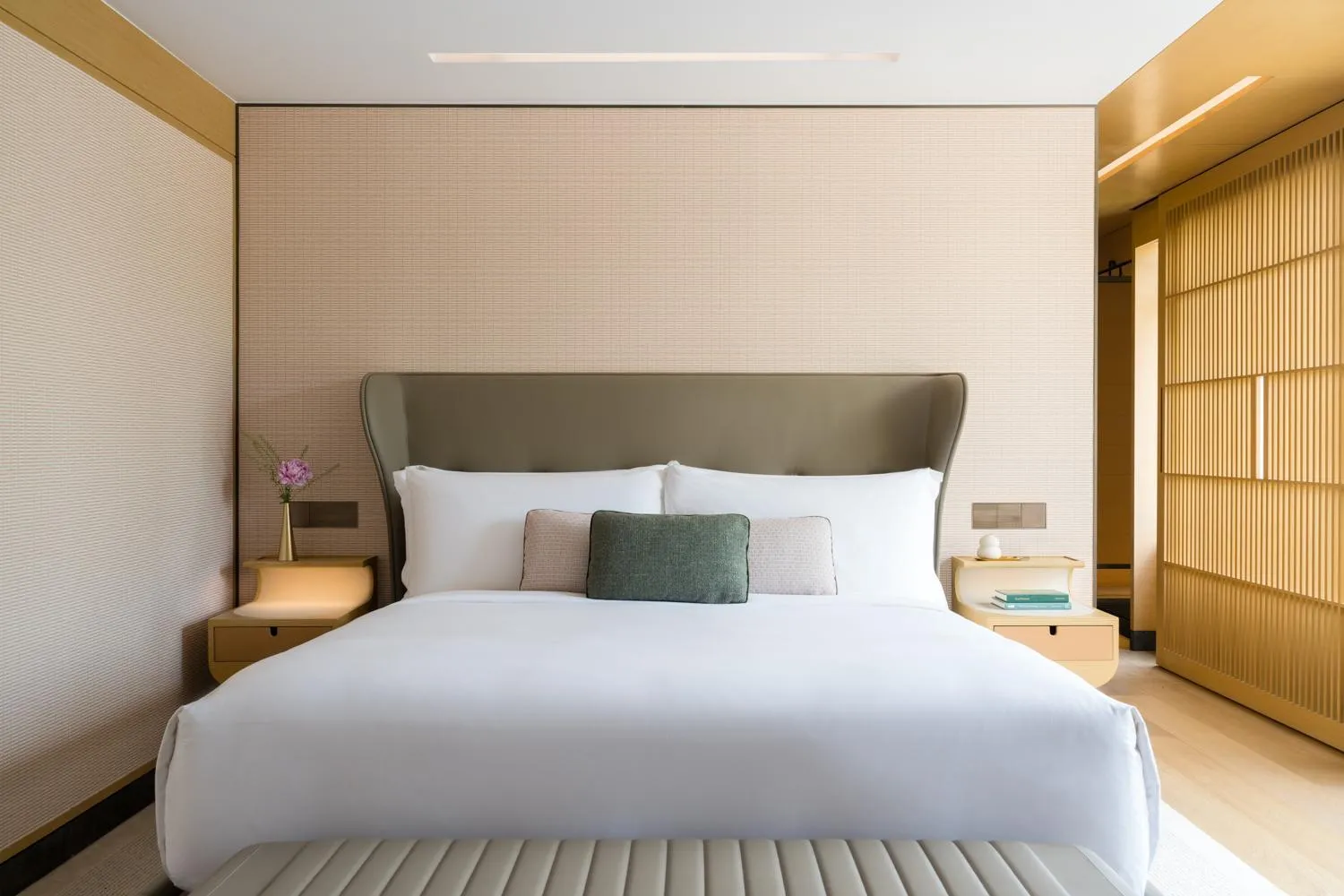 Bed in Regent Hong Kong
