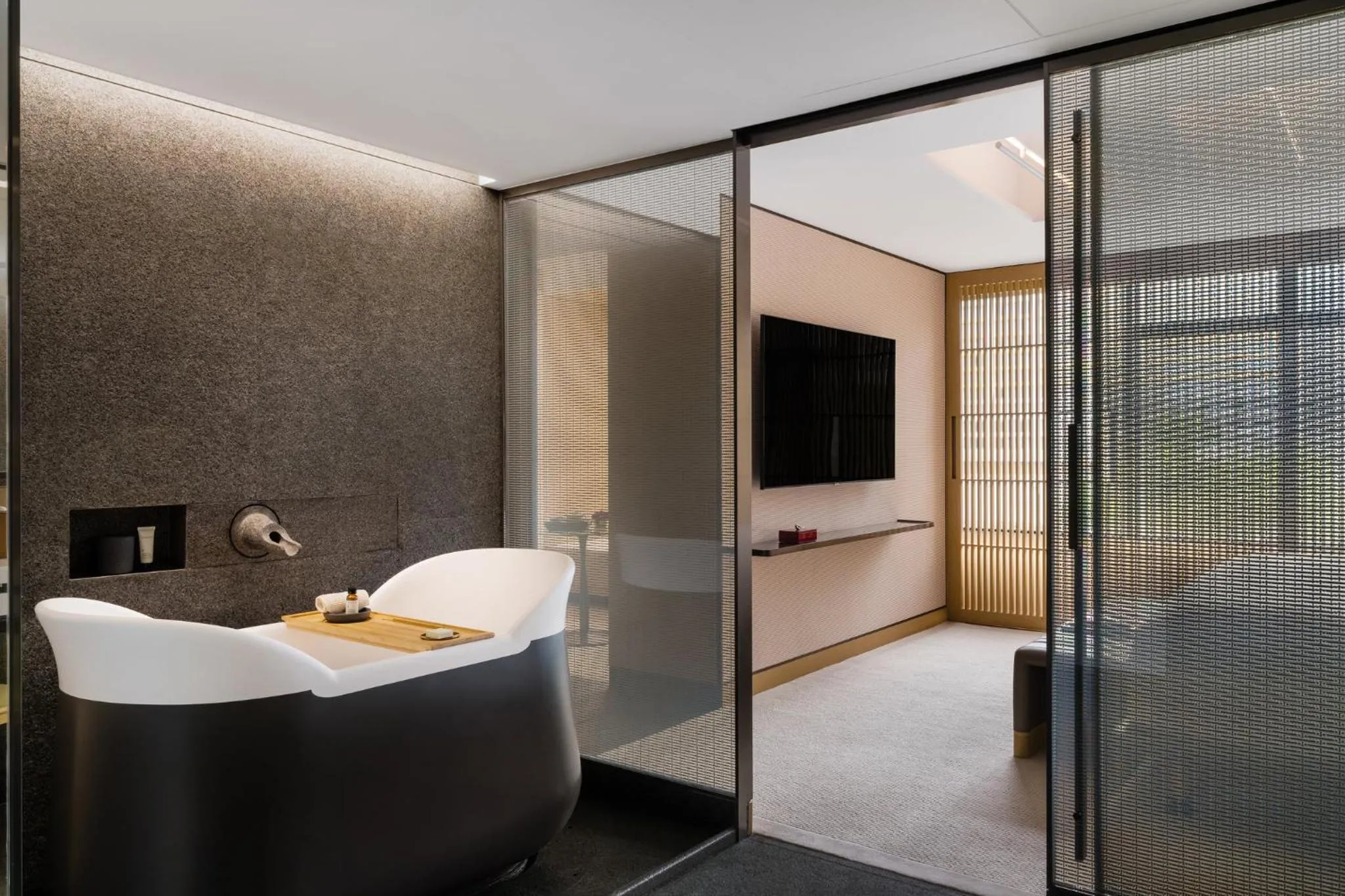 Bathroom, Bed in Regent Hong Kong