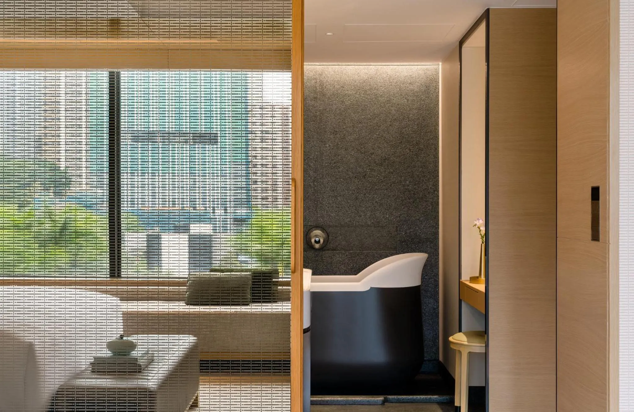 Bathroom, Bed in Regent Hong Kong