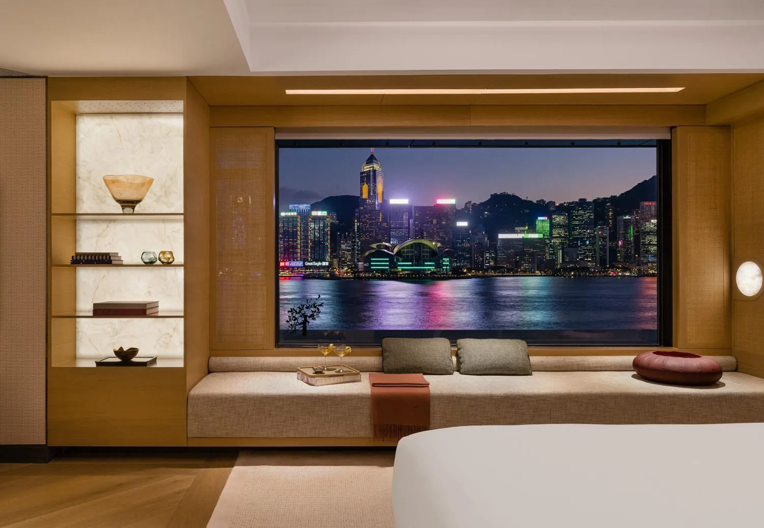 View (from property/room), Bed in Regent Hong Kong