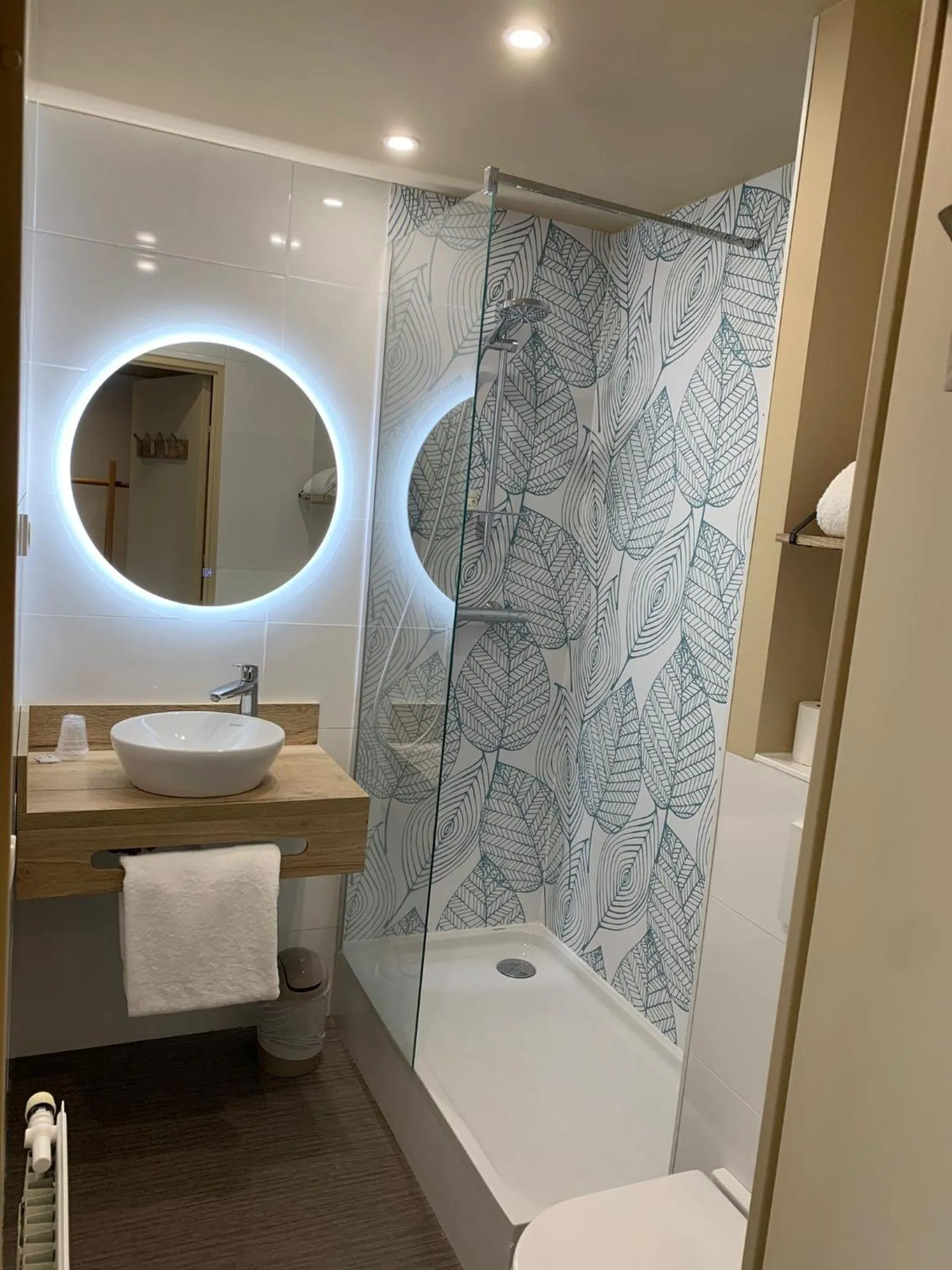 Bathroom in ibis Styles Chatenay Malabry Paris Sud