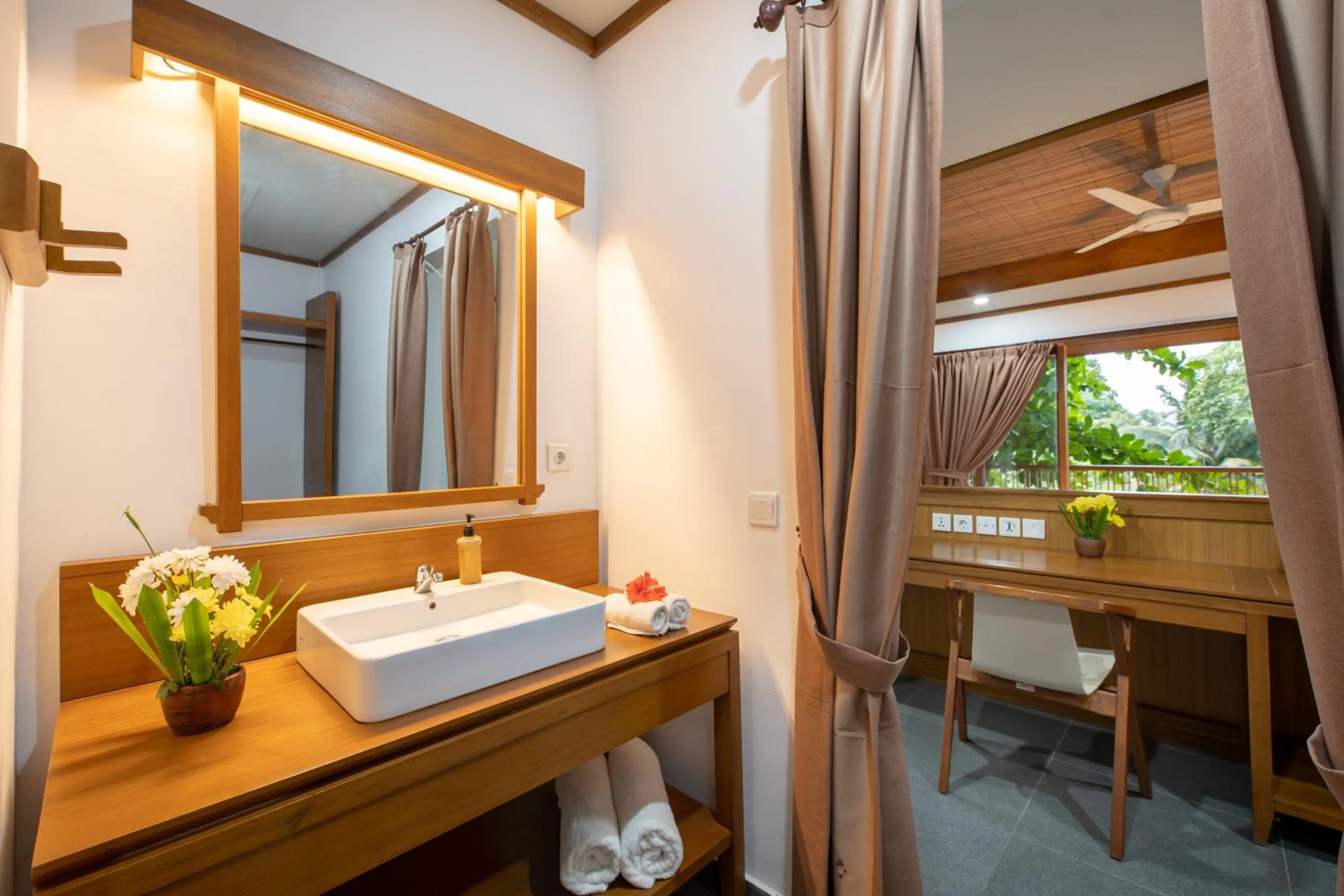 Bathroom in Murex Bangka Dive Resort