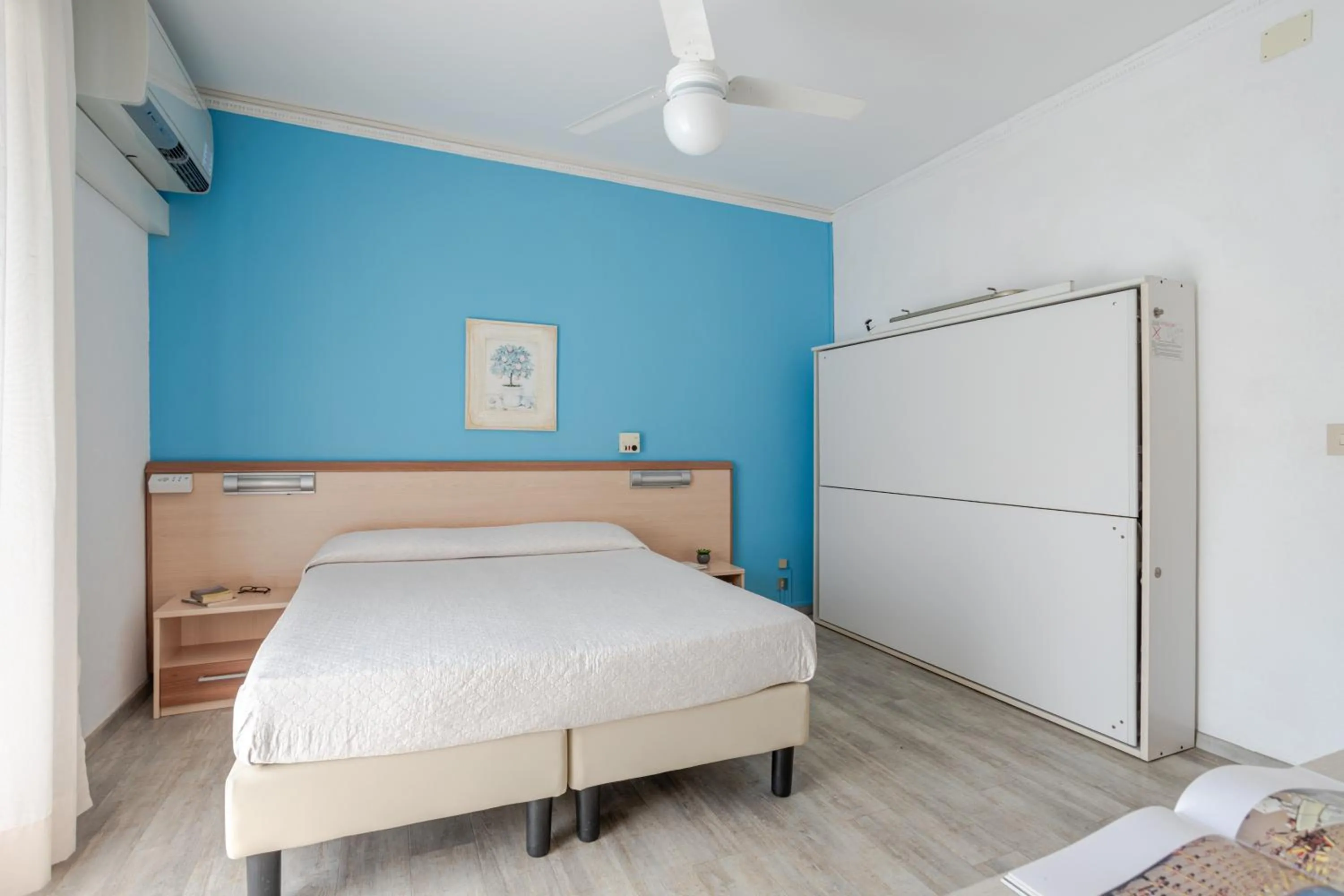 Bedroom, Bed in Hotel La Brezza frontemare