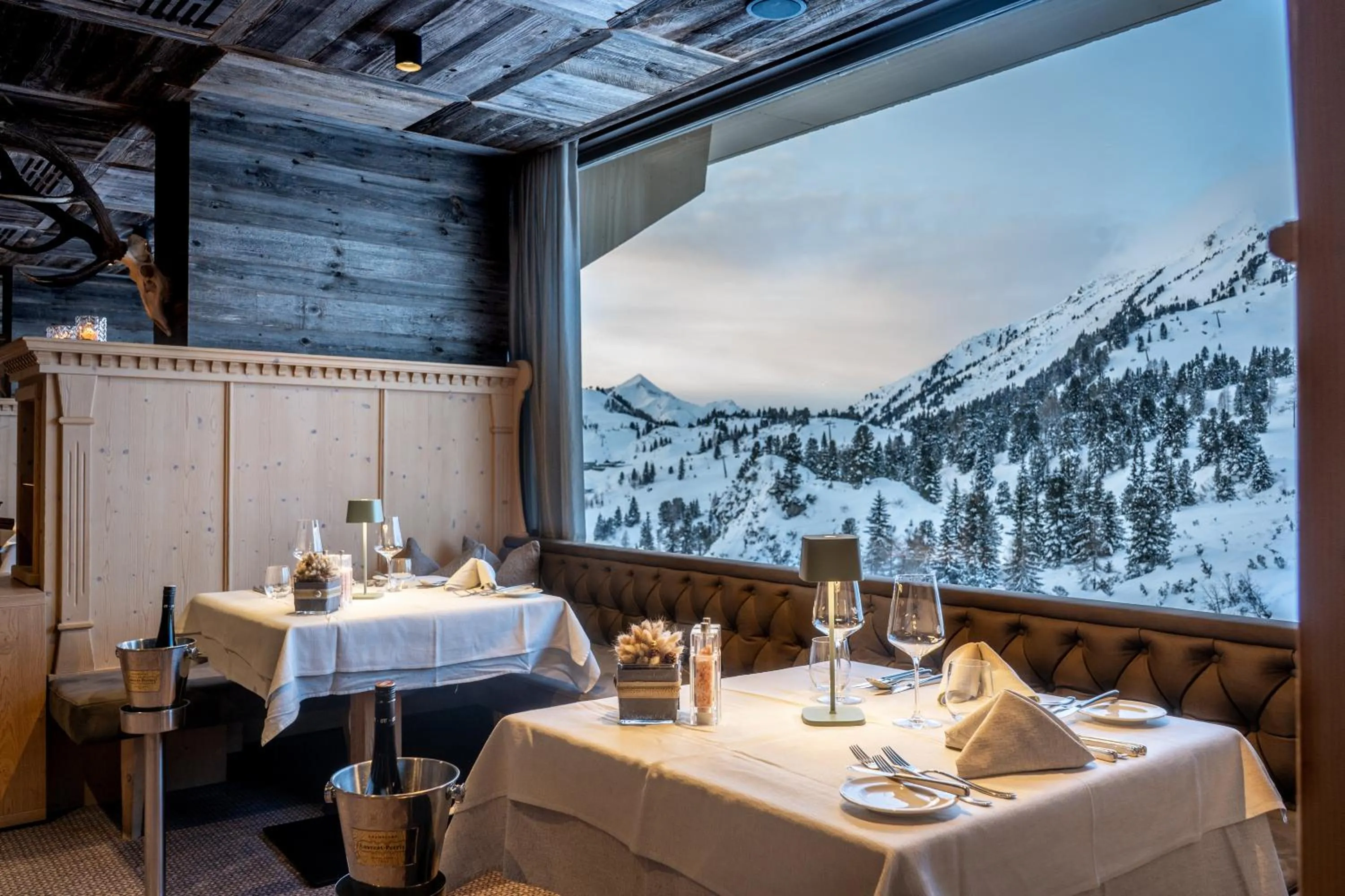Restaurant/places to eat in Das Kohlmayr Superior