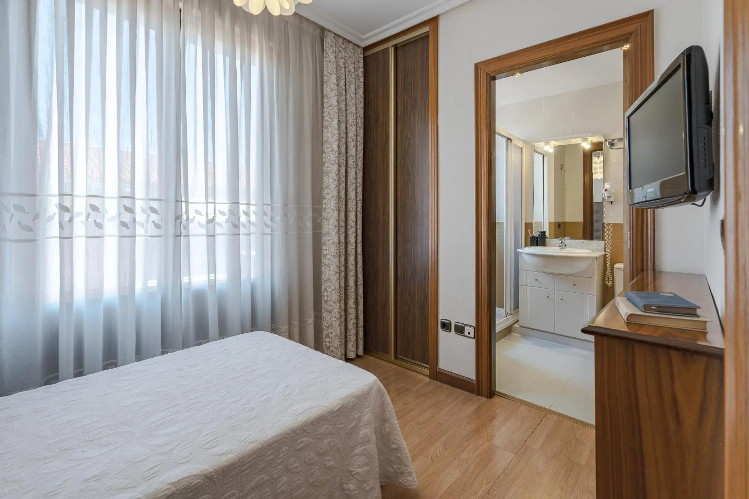 Bedroom, Bed in Hotel Eurowest