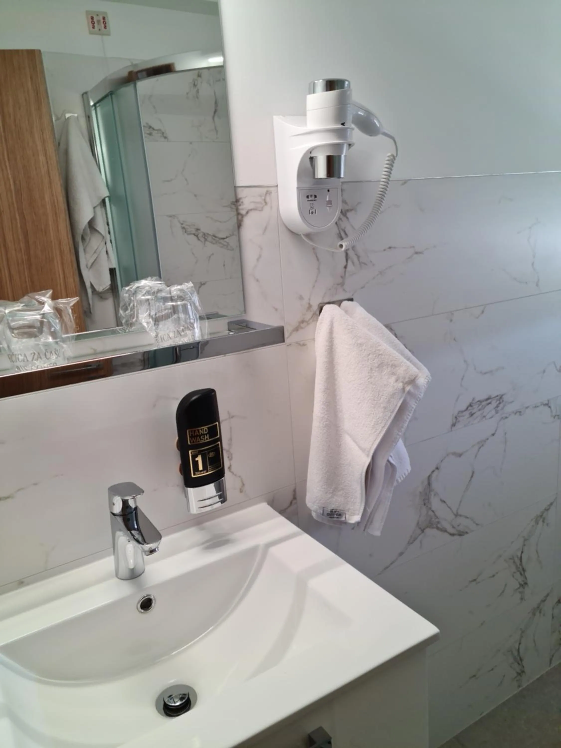 Bathroom in Hotel Adria