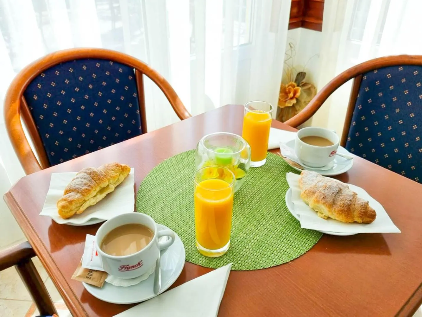 Restaurant/places to eat in Hotel Adria