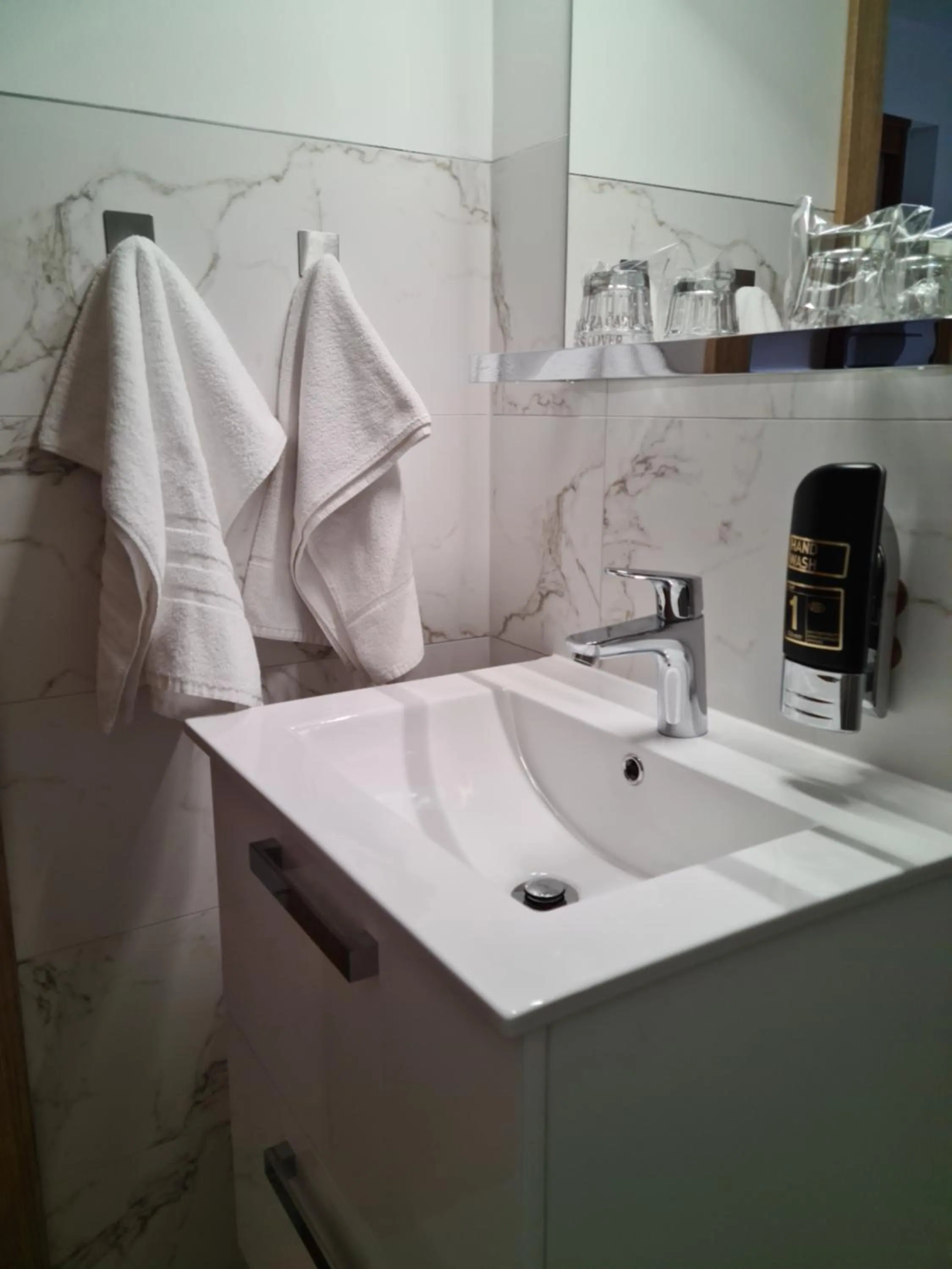 Bathroom in Hotel Adria