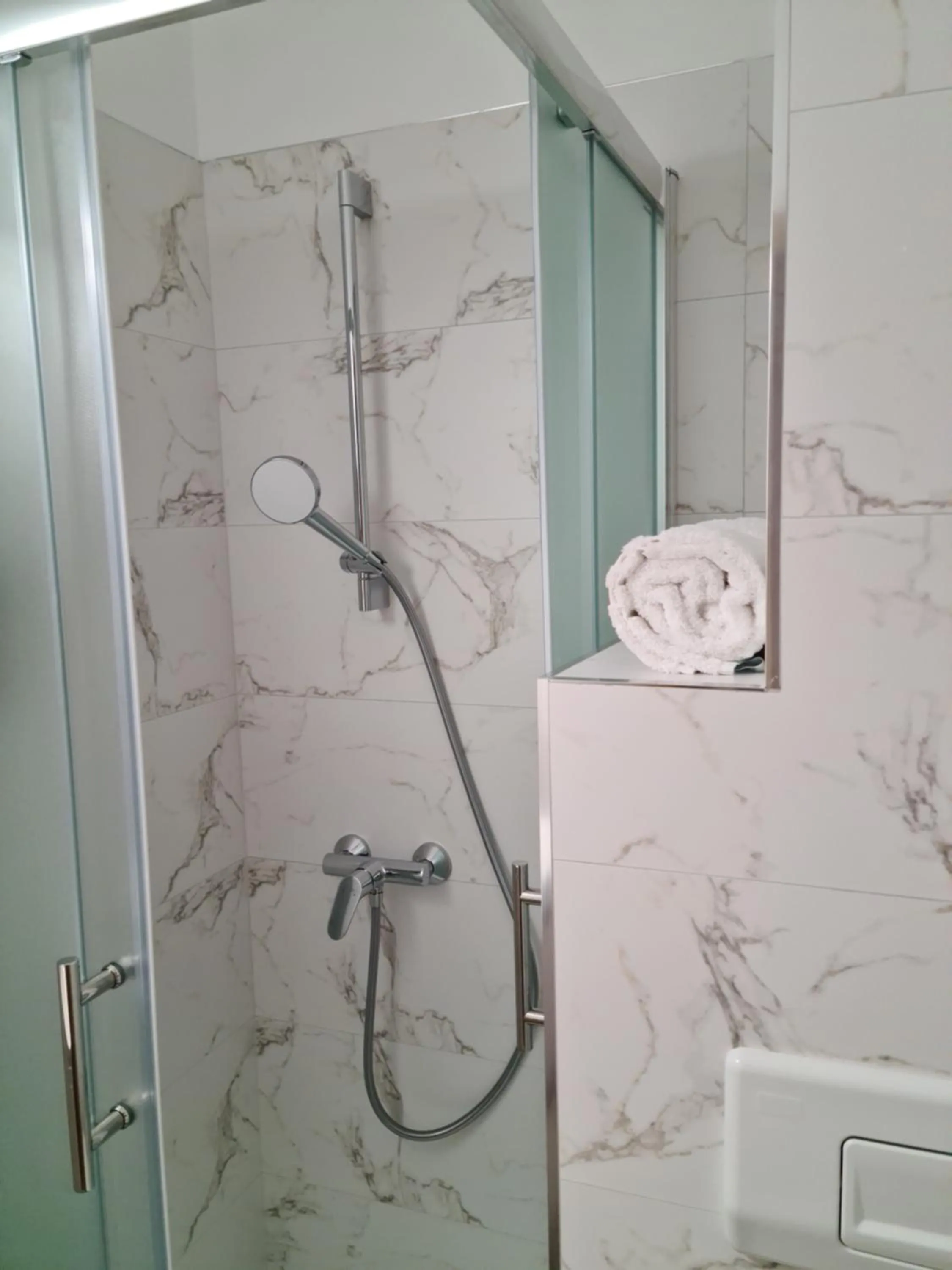 Shower in Hotel Adria
