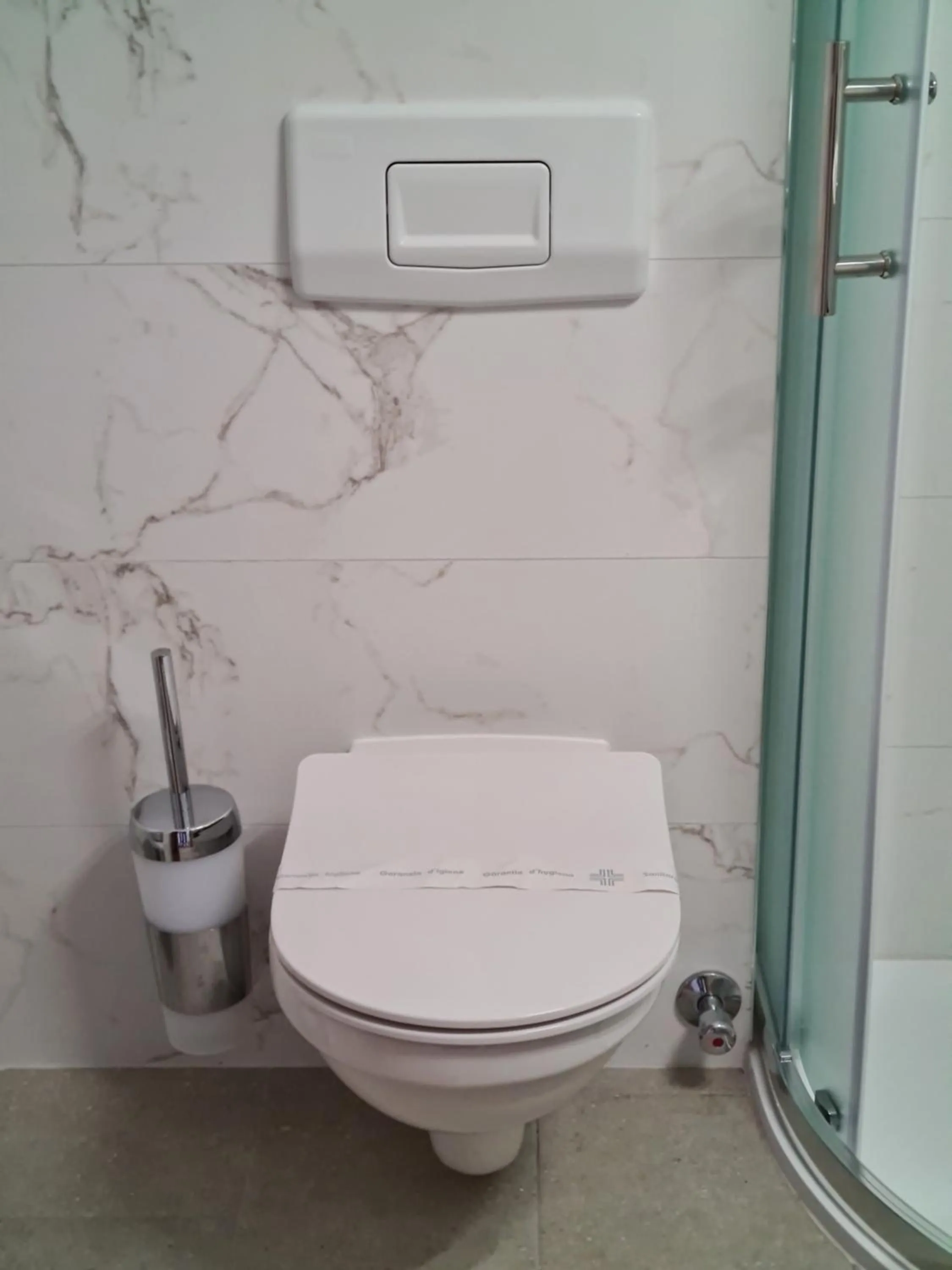 Bathroom in Hotel Adria