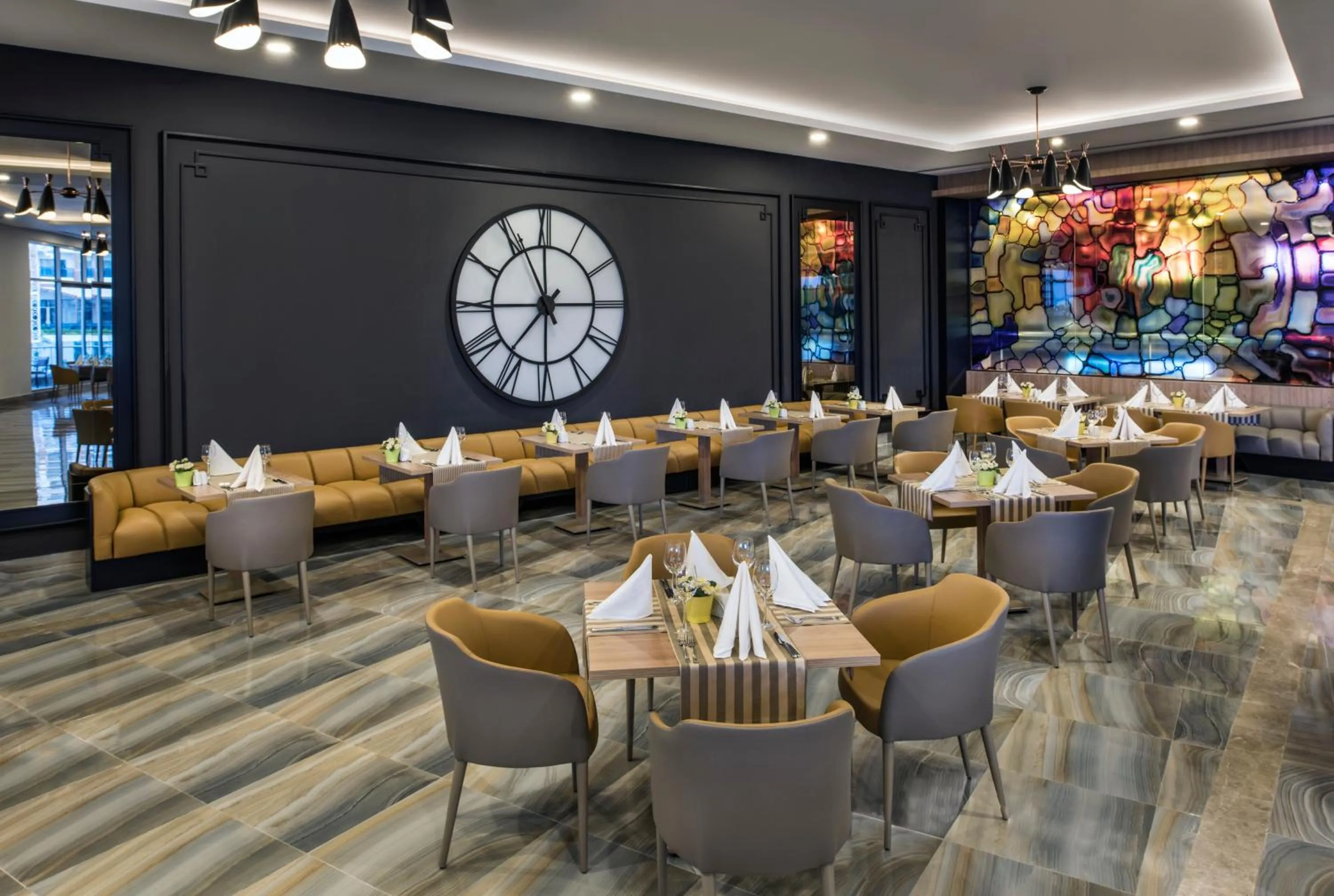 Restaurant/places to eat in Delphin BE Grand Resort