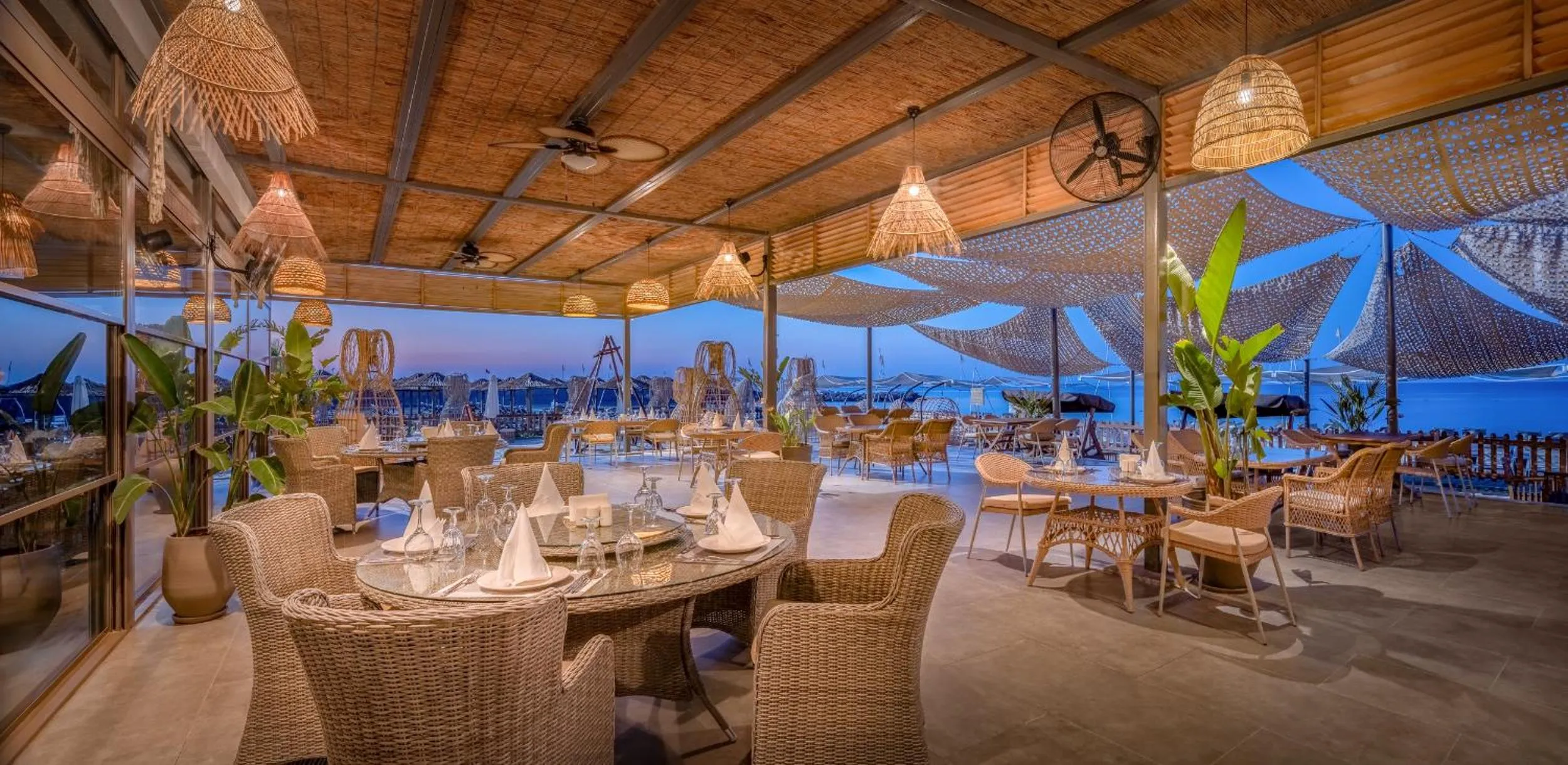 Restaurant/places to eat in Delphin BE Grand Resort