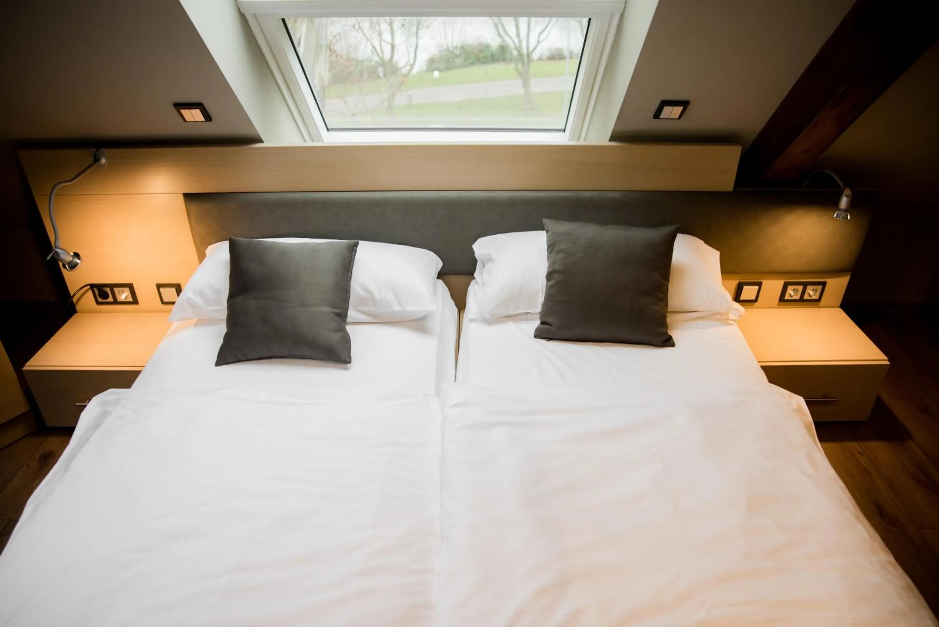 Bed in Zum grünen Baum Hotel Frankfurt Airport