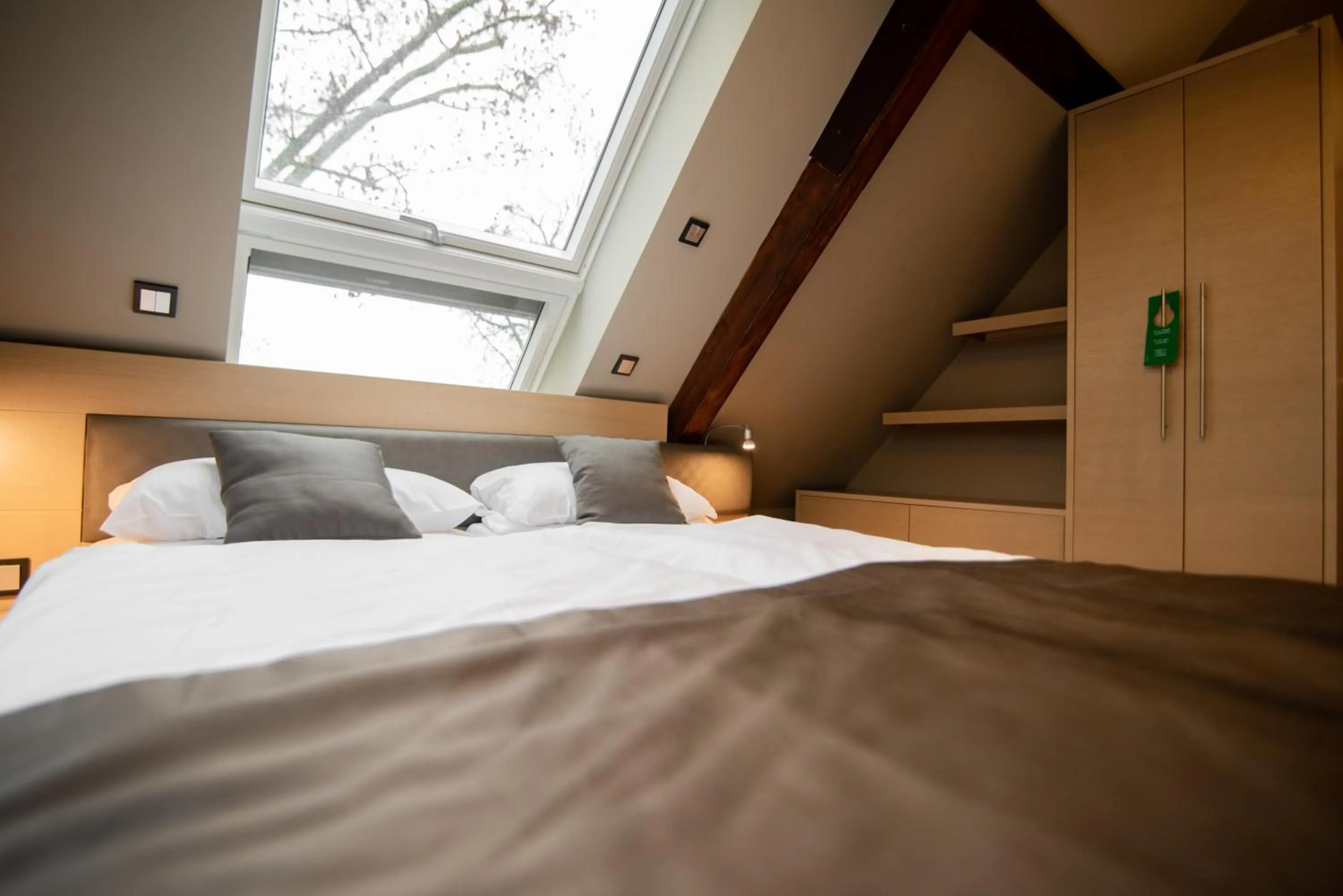 Bed in Zum grünen Baum Hotel Frankfurt Airport