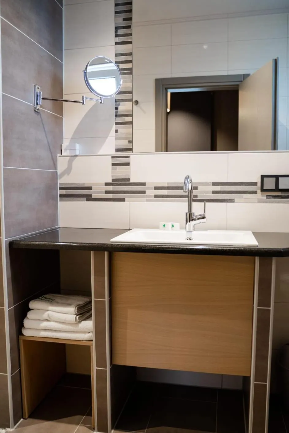 Bathroom in Zum grünen Baum Hotel Frankfurt Airport