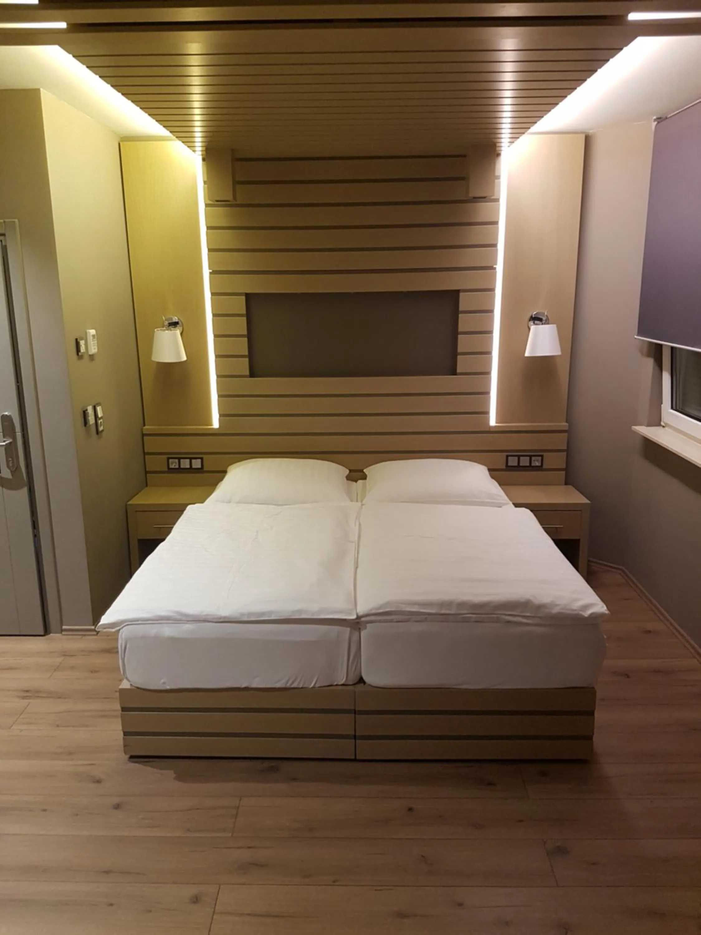 Bed in Zum grünen Baum Hotel Frankfurt Airport