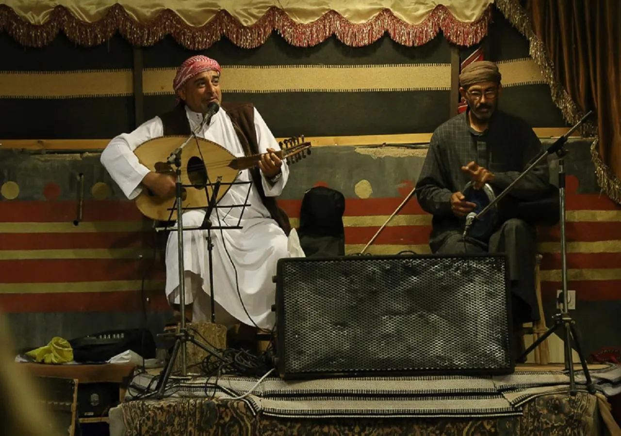 Evening entertainment in Captains Desert Camp