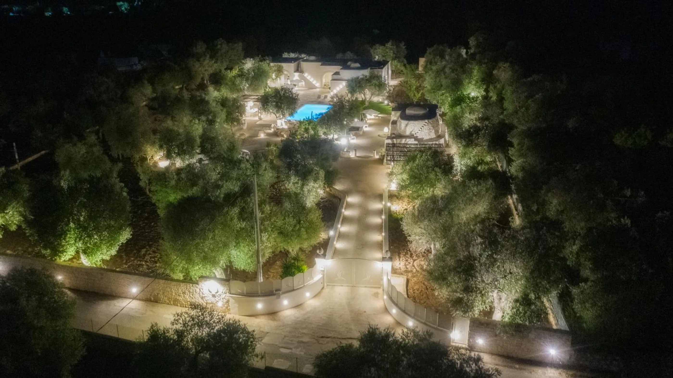 Property building in B&B Trulli Moonlight da Grace