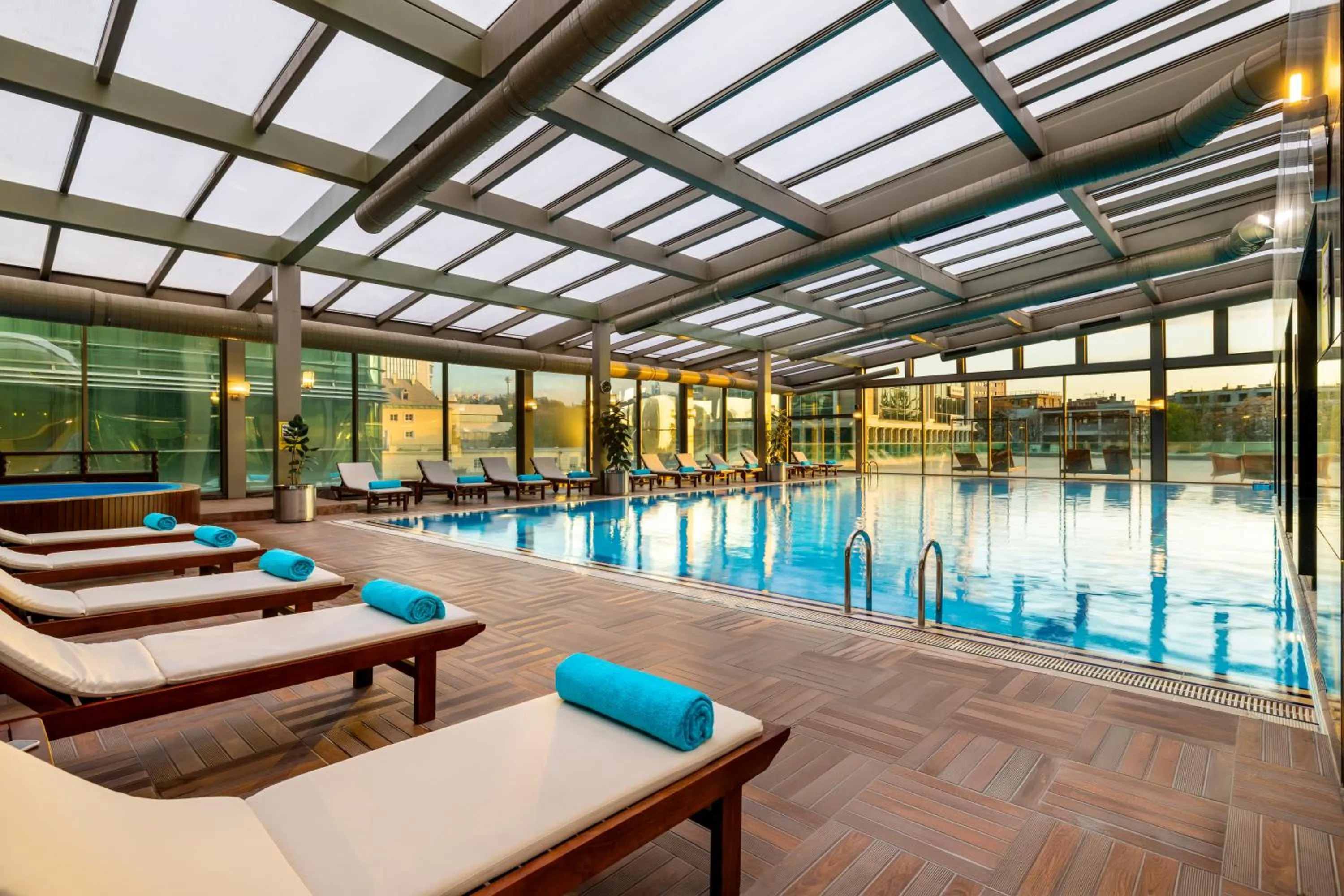 Swimming pool in Grand Ankara Hotel Convention Center