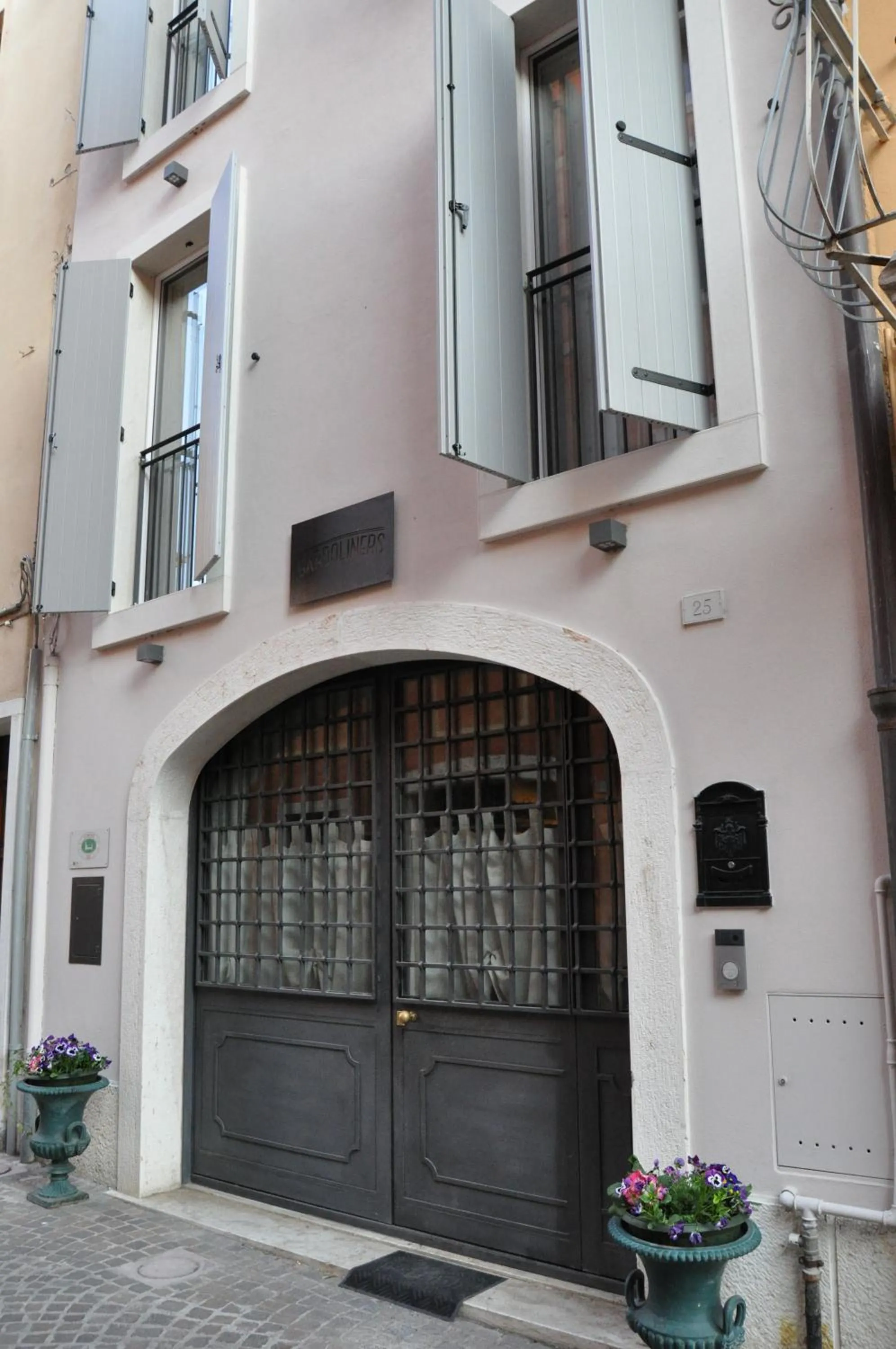 Property building in Bardoliners