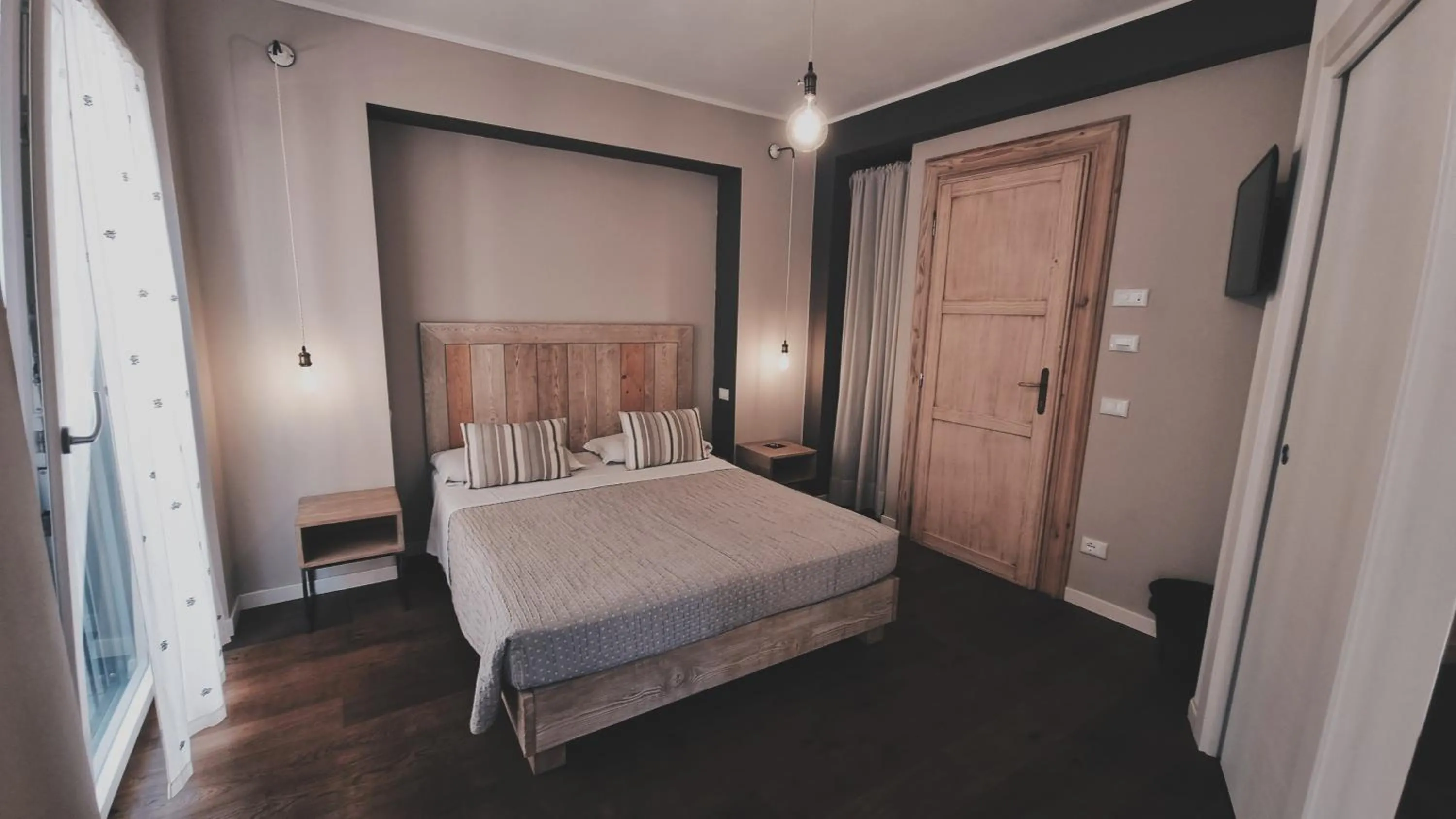 Bedroom, Bed in Bardoliners