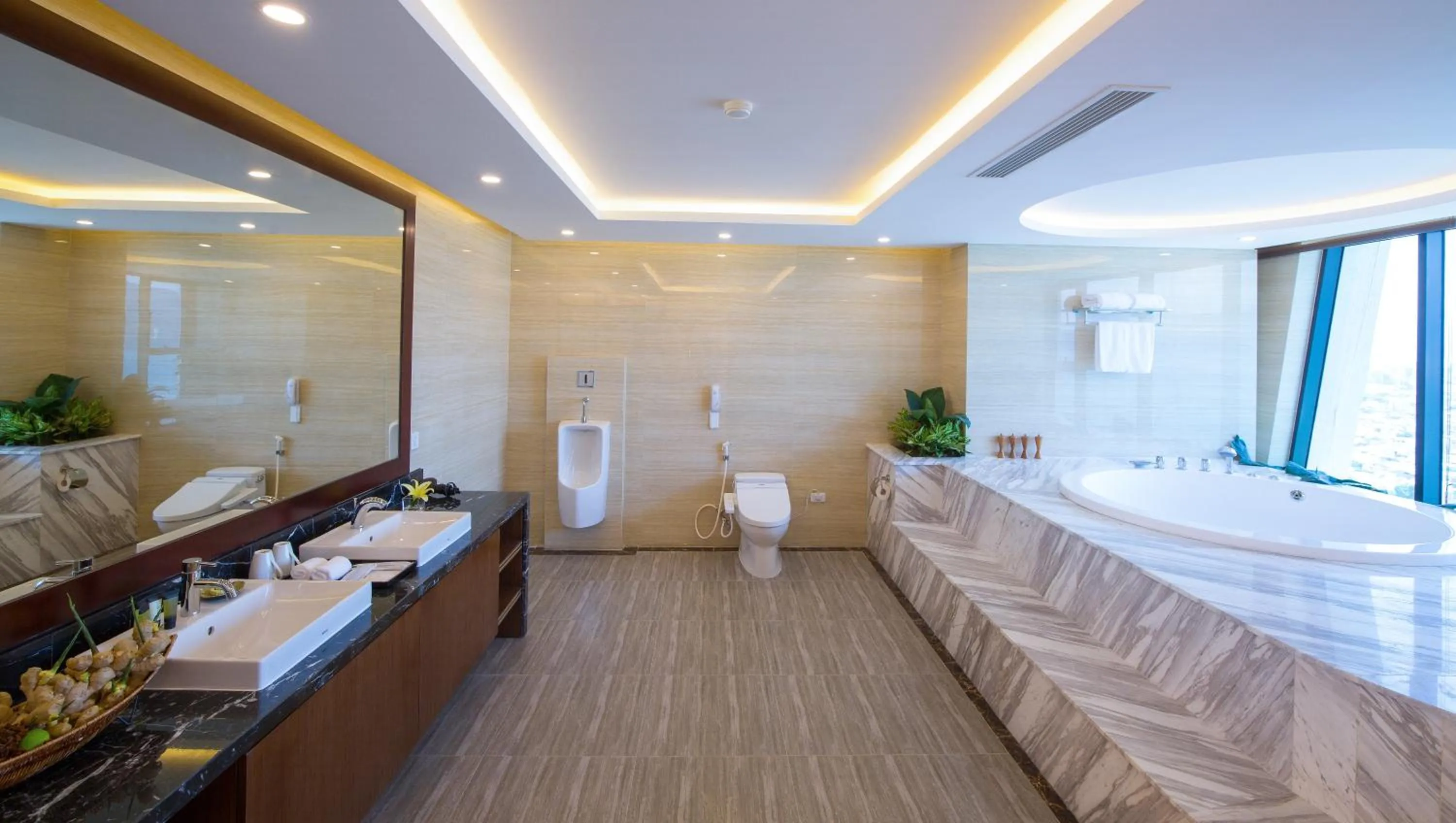 Bathroom in Muong Thanh Luxury Da Nang Hotel