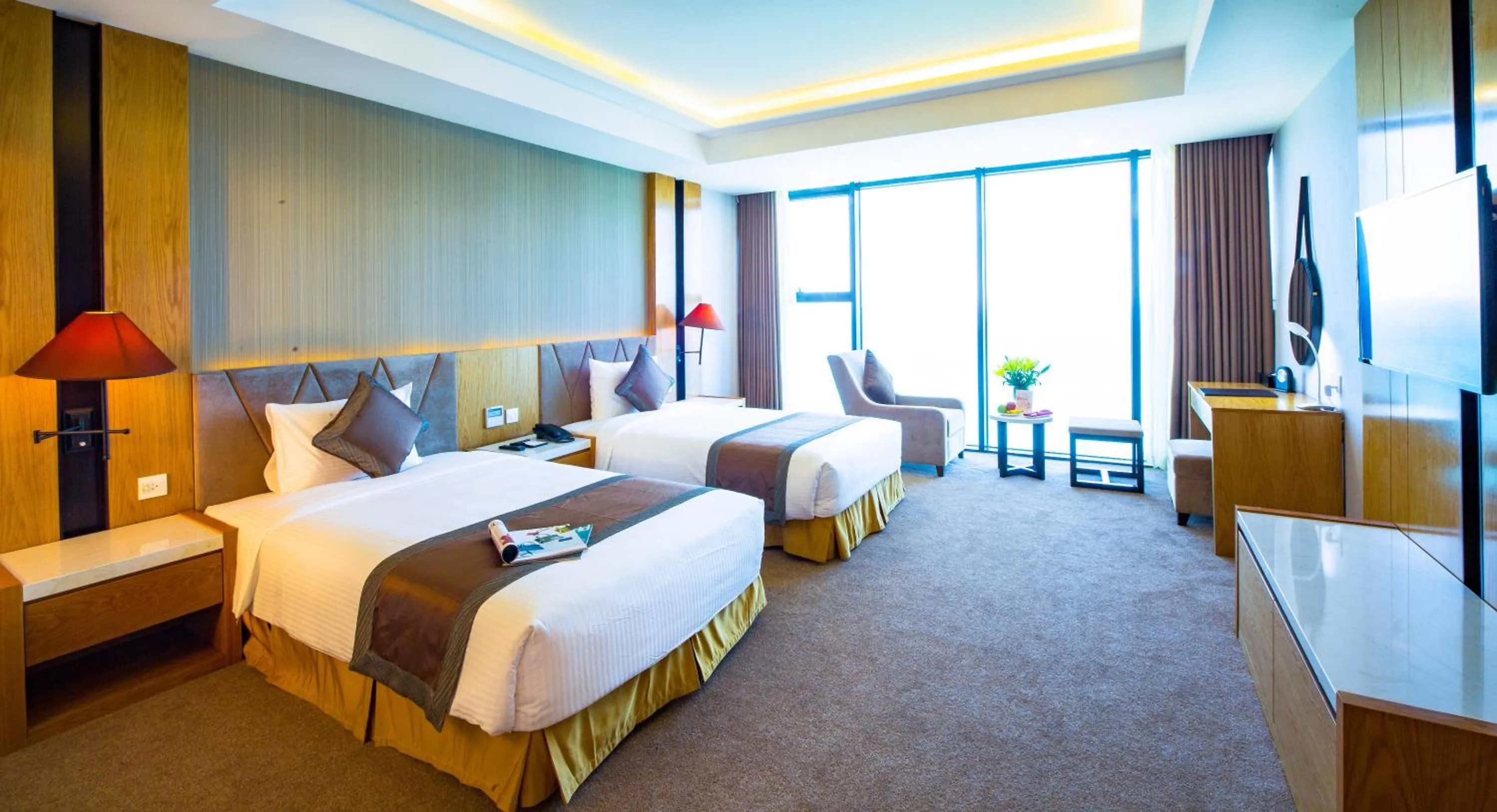 Bedroom, Bed in Muong Thanh Luxury Danang Beach Hotel