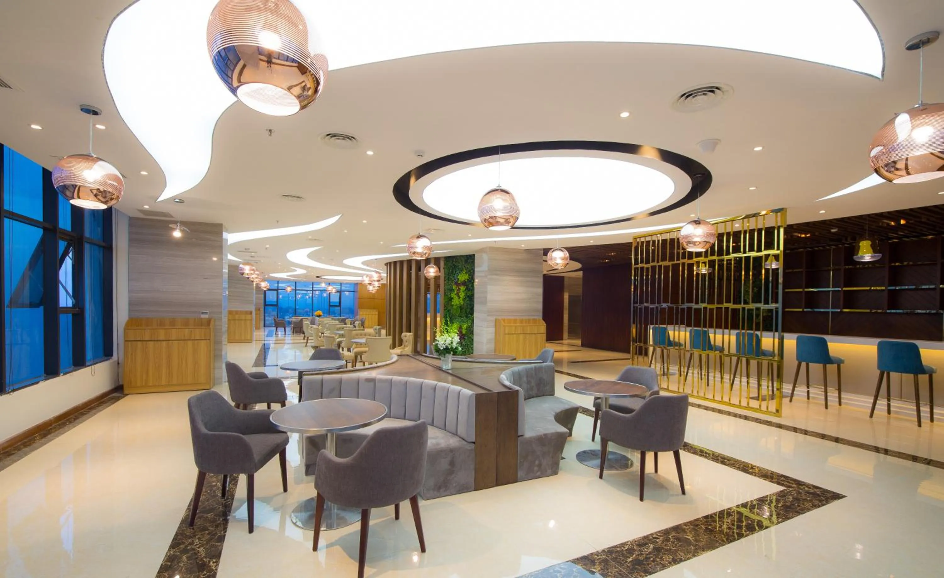 Lounge or bar in Muong Thanh Luxury Danang Beach Hotel