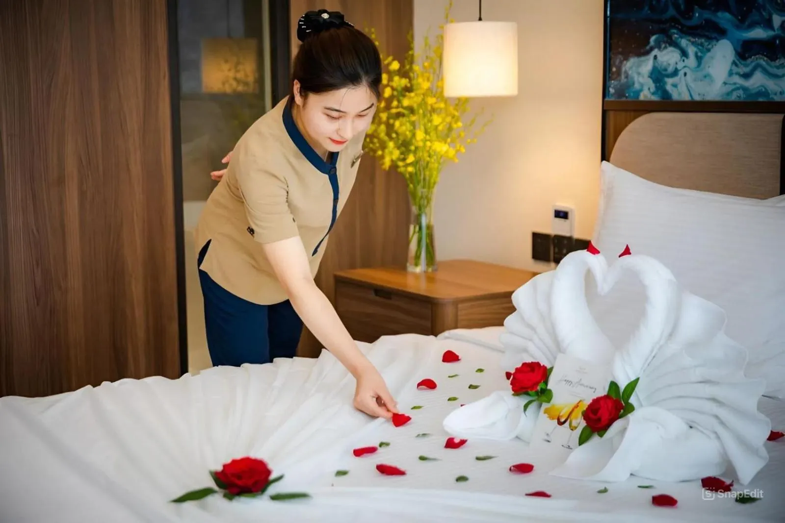 Bed in Muong Thanh Luxury Danang Beach Hotel