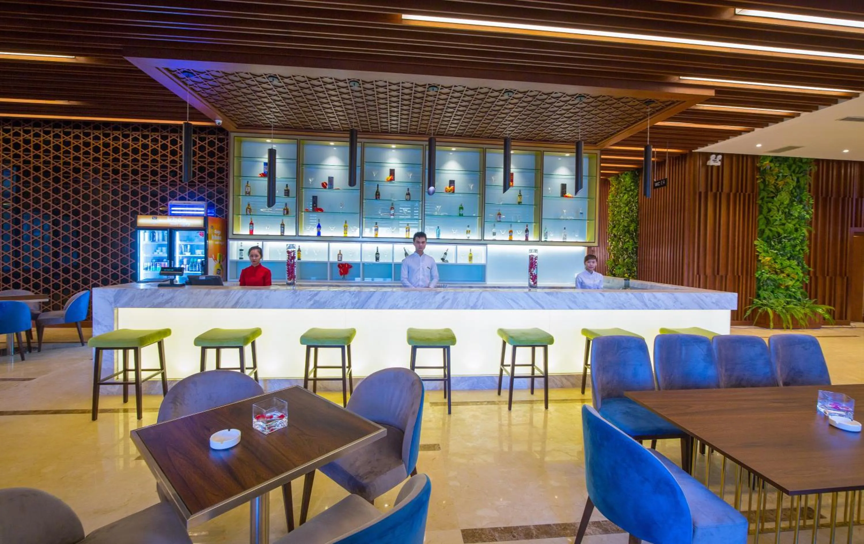 Lounge or bar in Muong Thanh Luxury Danang Beach Hotel