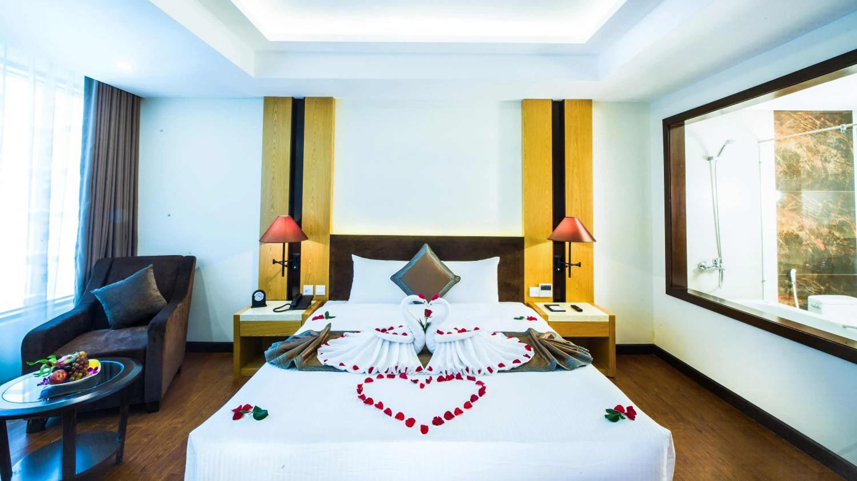 Bedroom, Bed in Muong Thanh Luxury Danang Beach Hotel