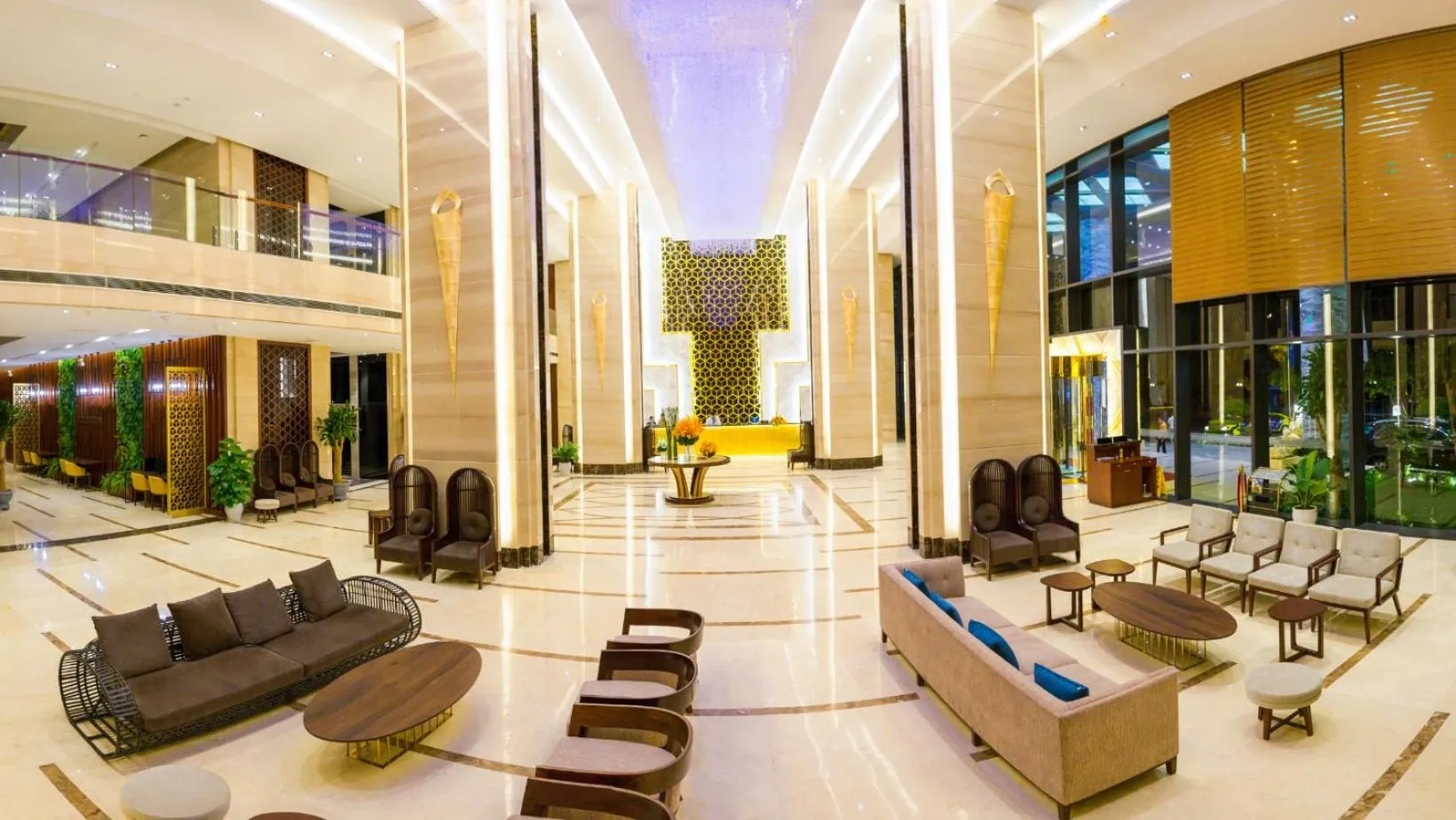 Lobby or reception in Muong Thanh Luxury Danang Beach Hotel