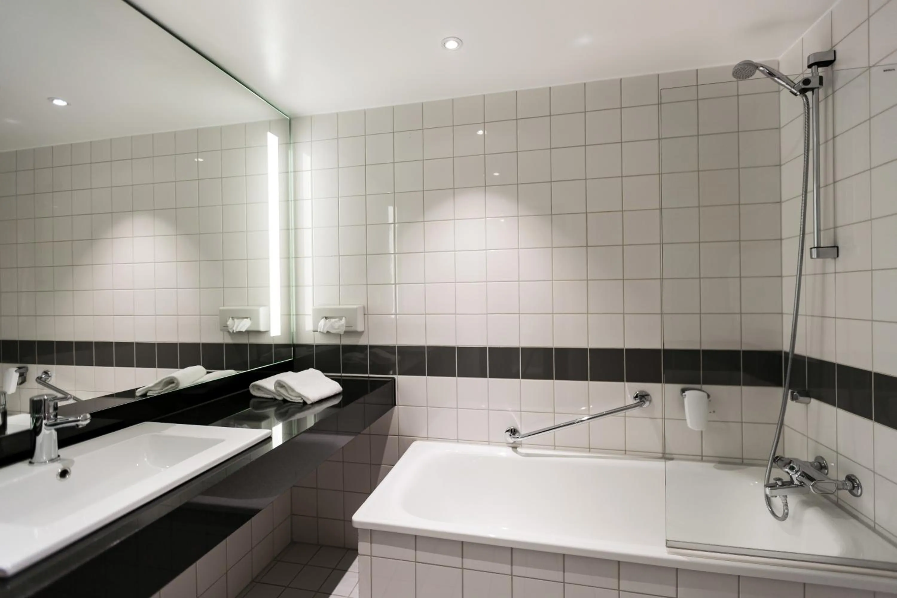 Shower in Quality Airport Hotel Gardermoen