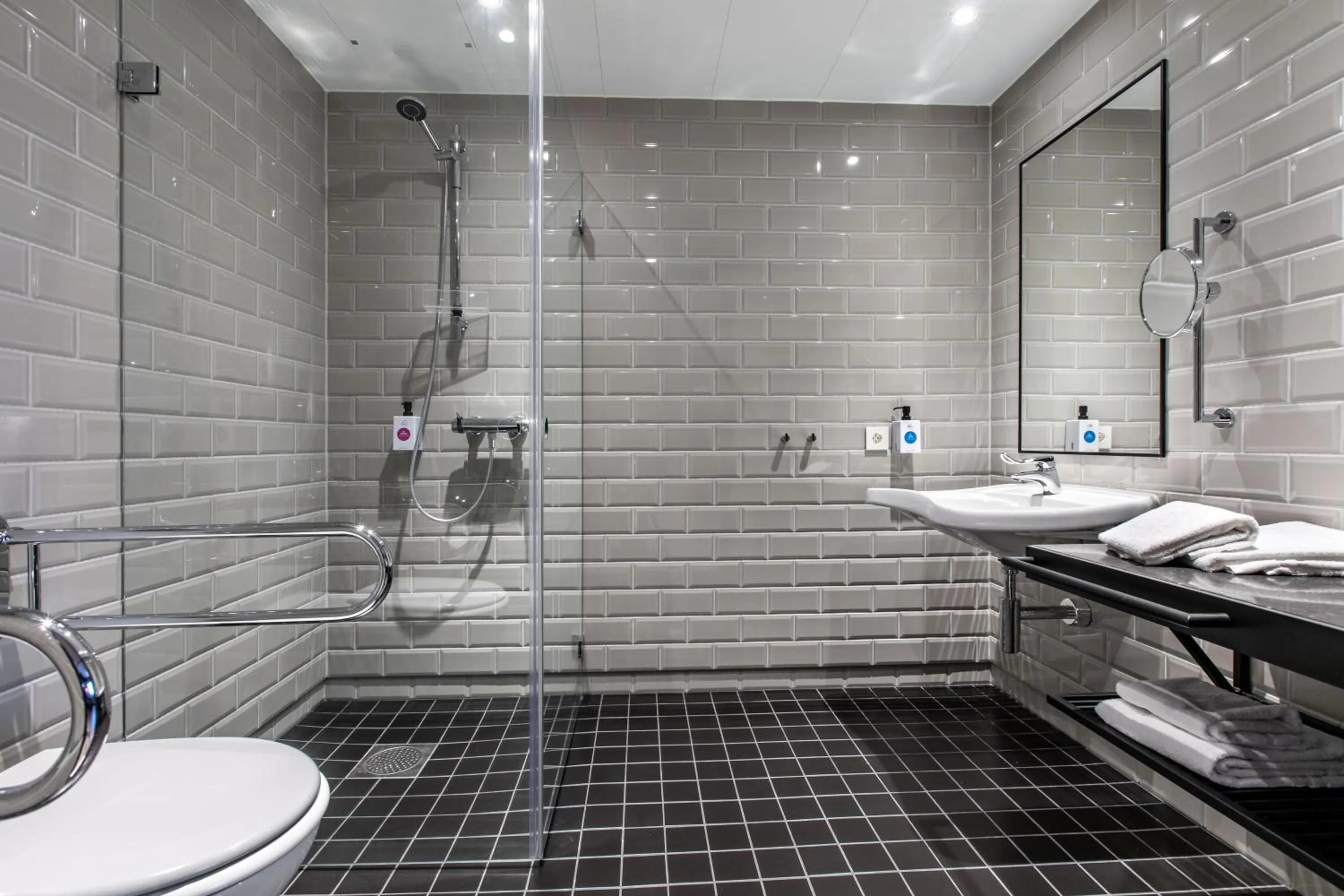 Shower in Quality Airport Hotel Gardermoen