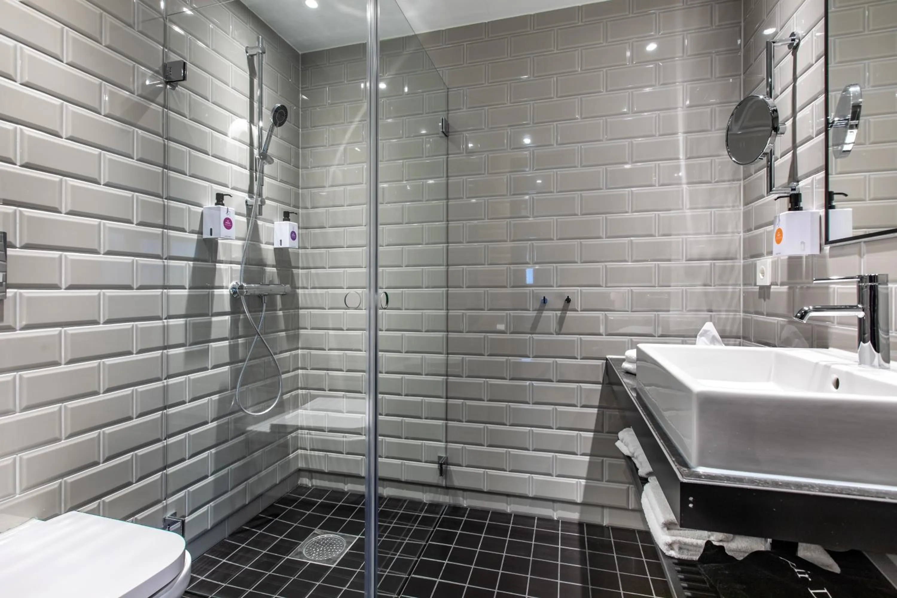 Shower in Quality Airport Hotel Gardermoen
