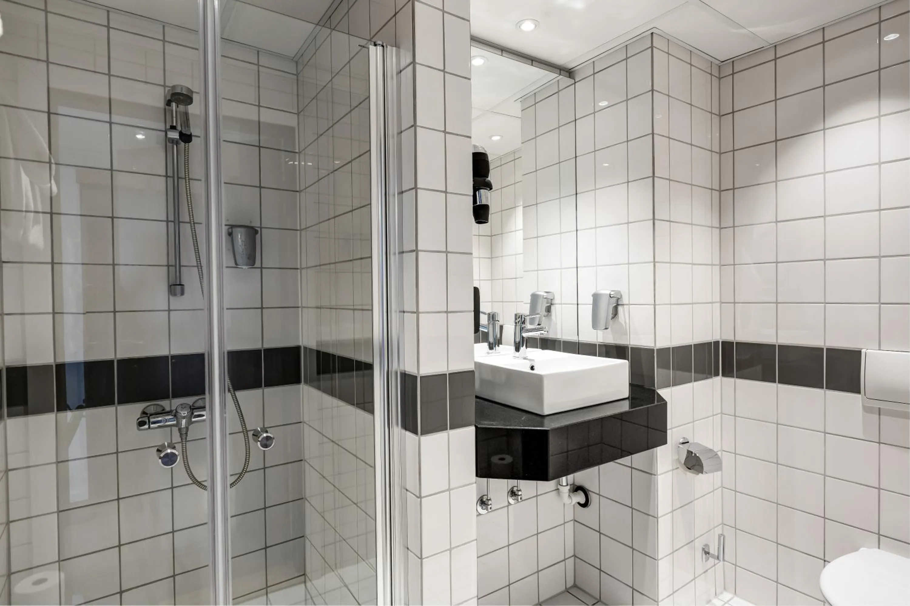 Shower in Quality Airport Hotel Gardermoen