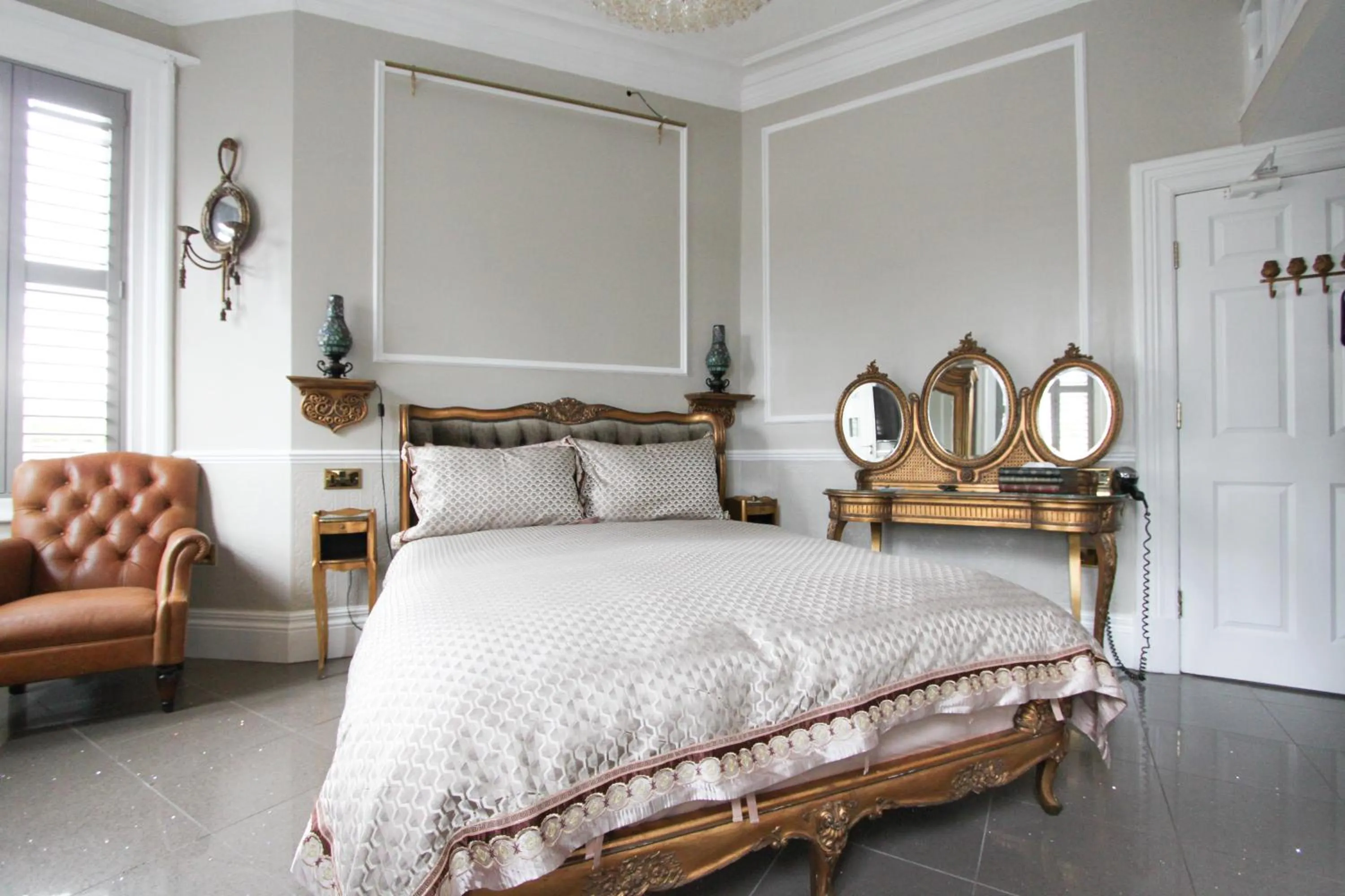 Bedroom, Bed in Tower Guest House