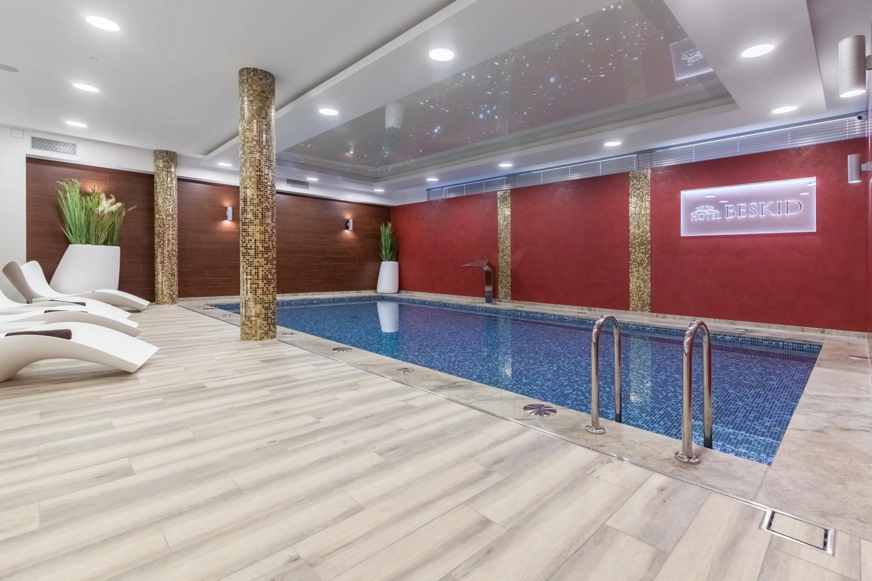 Swimming pool in Hotel Beskid