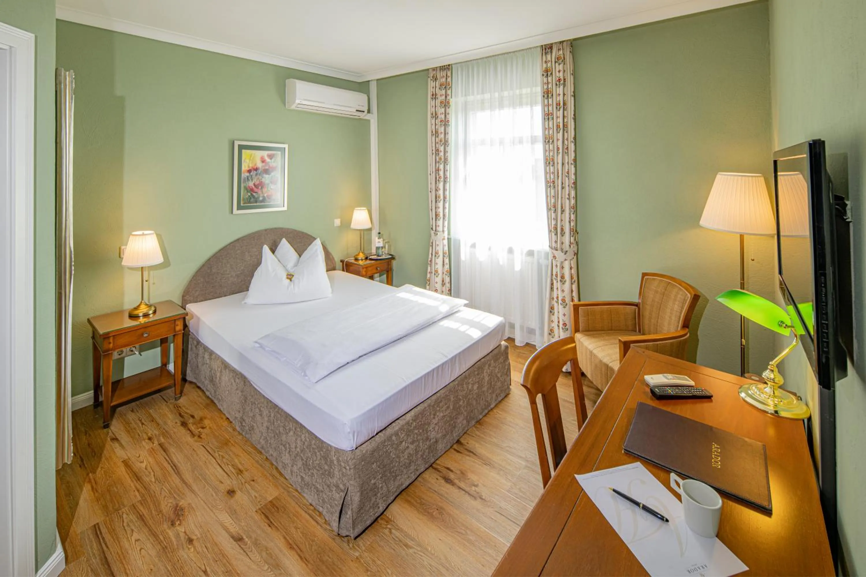 Photo of the whole room in Hotel Arador