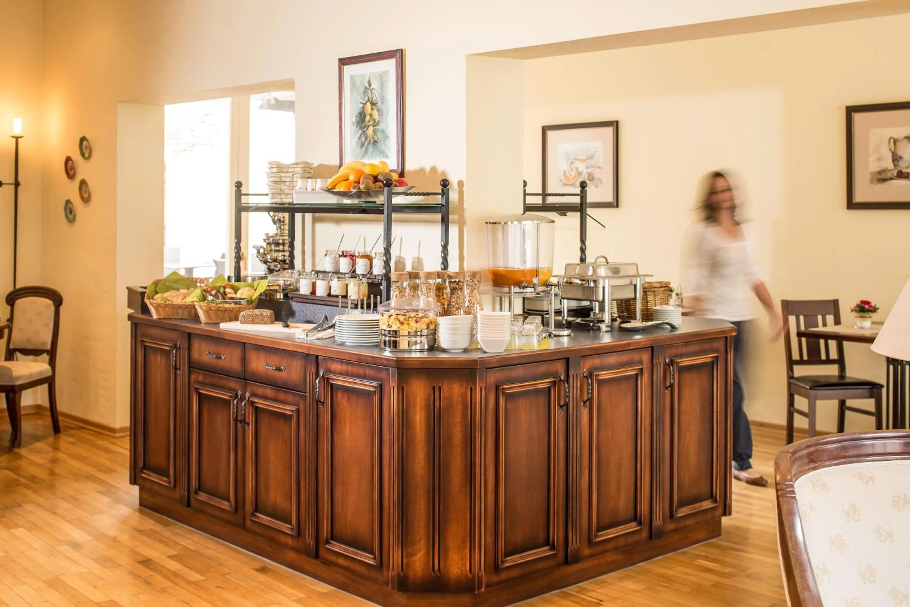 Restaurant/places to eat in Hotel Arador