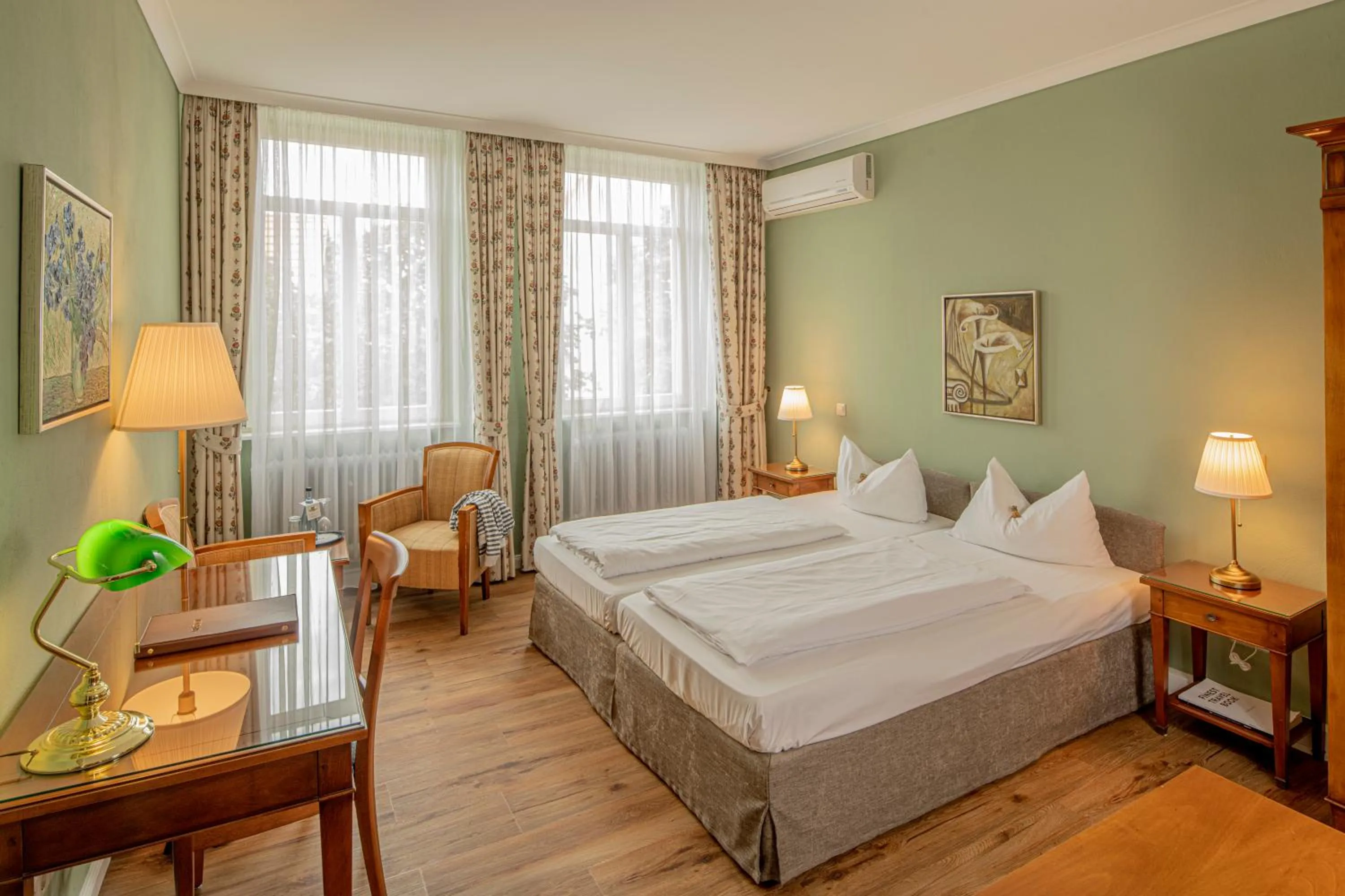 Photo of the whole room in Hotel Arador