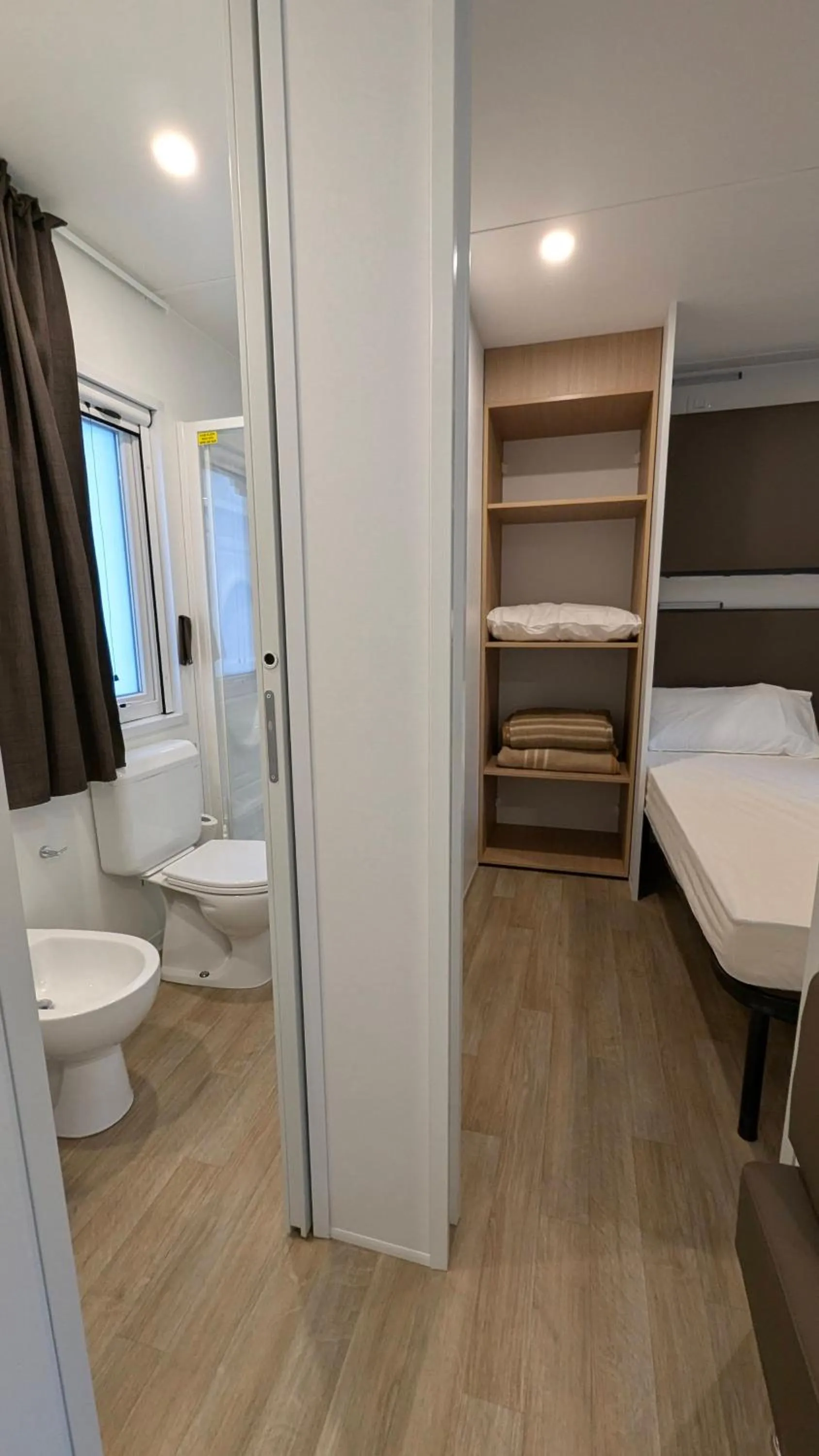Bathroom, Bed in Villaggio Camping Torre Del Porticciolo