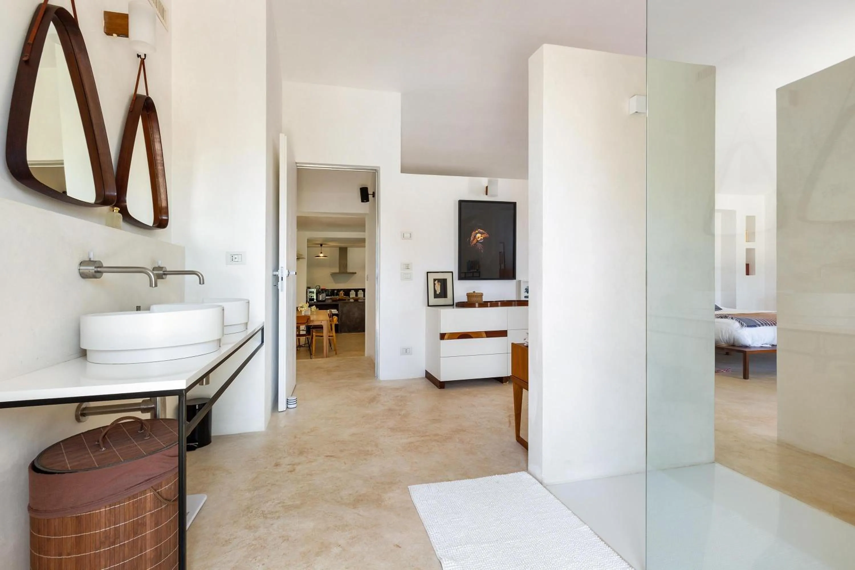 Shower, Bed in Le Ali Bianche by Perle di Puglia