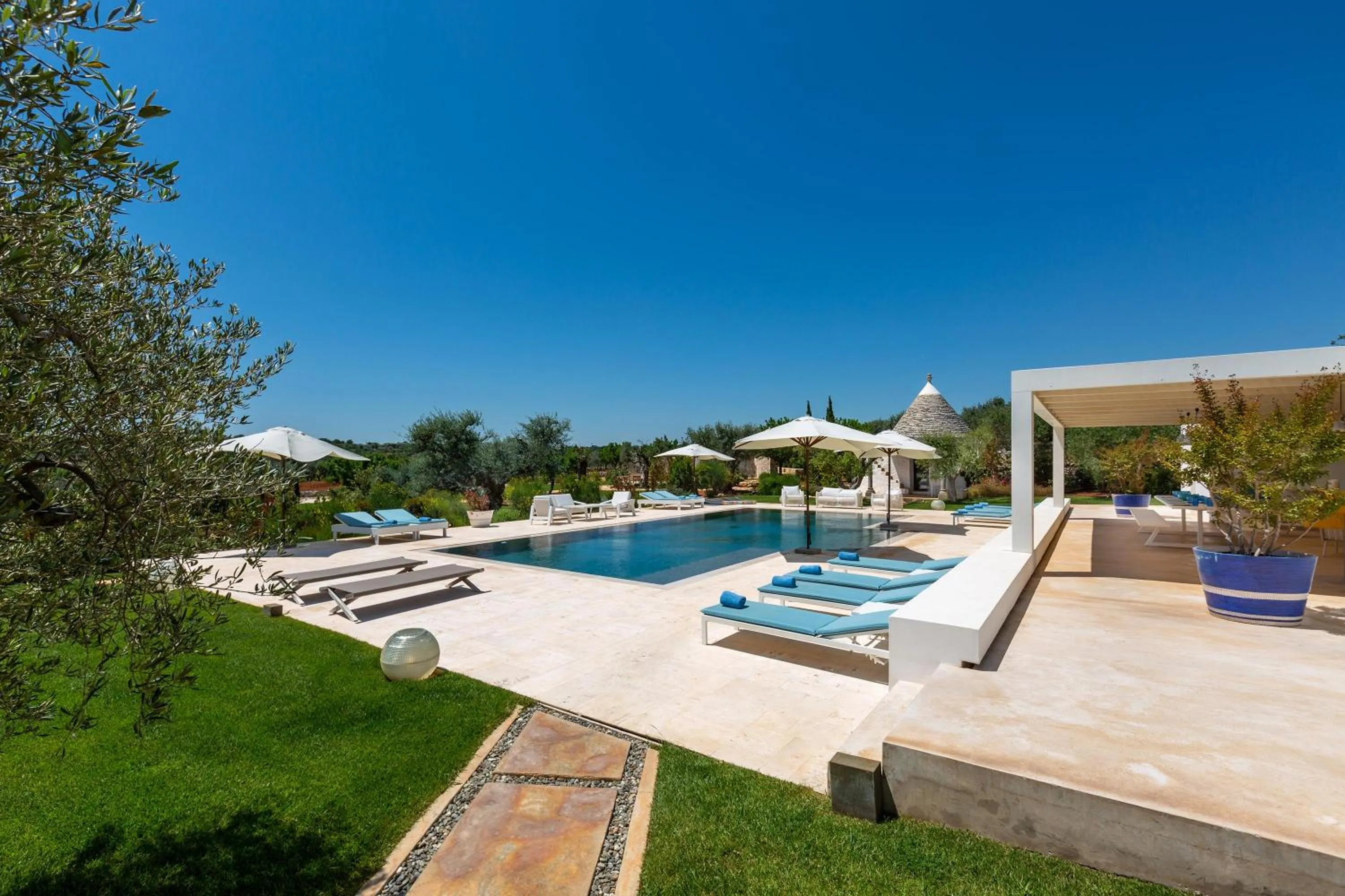 Garden in Le Ali Bianche by Perle di Puglia
